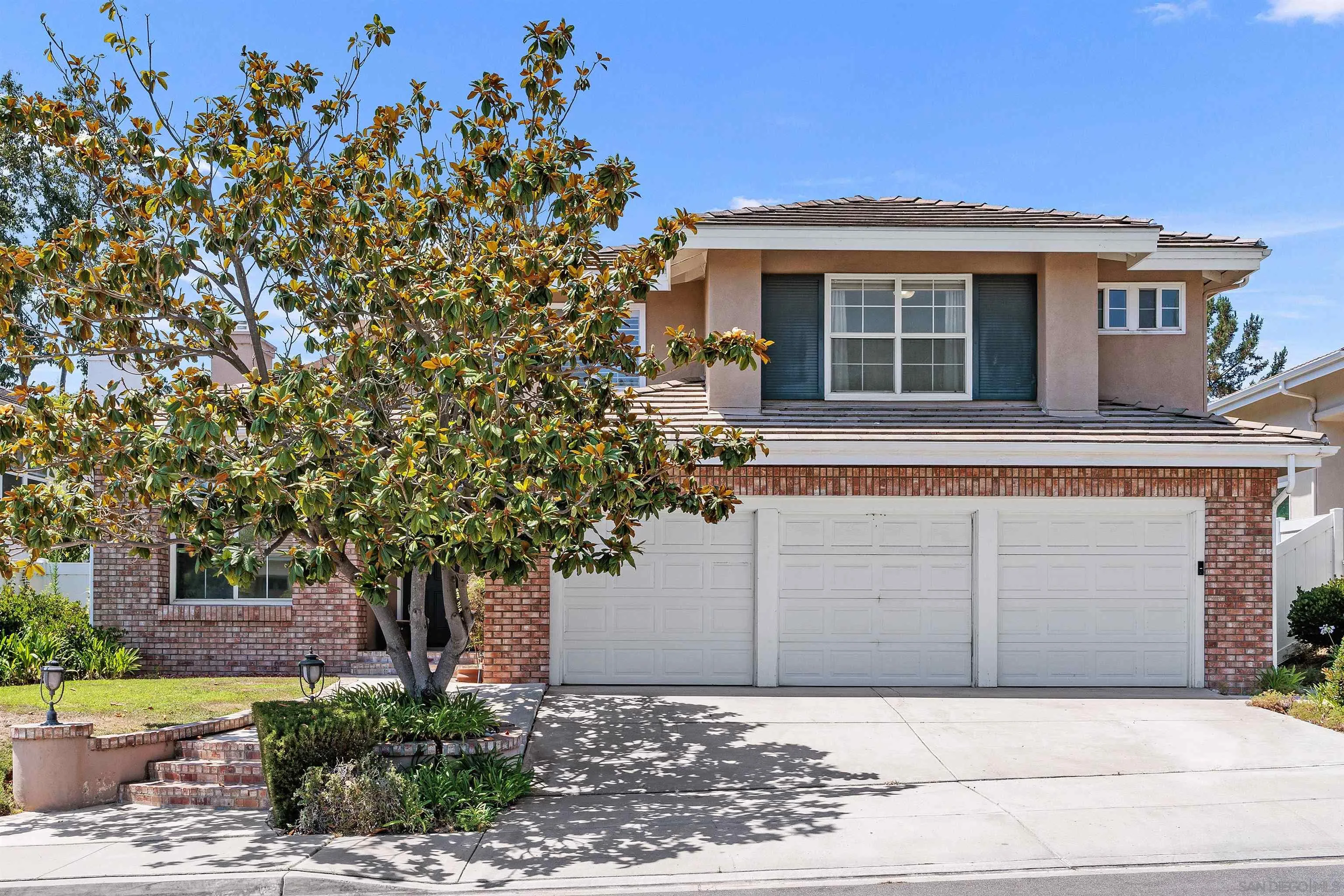 https://cdn.realtyfeed.com/cdn/127/250036272/82b7d2ec452b6f0677c8f8d0d591f7cd.webp