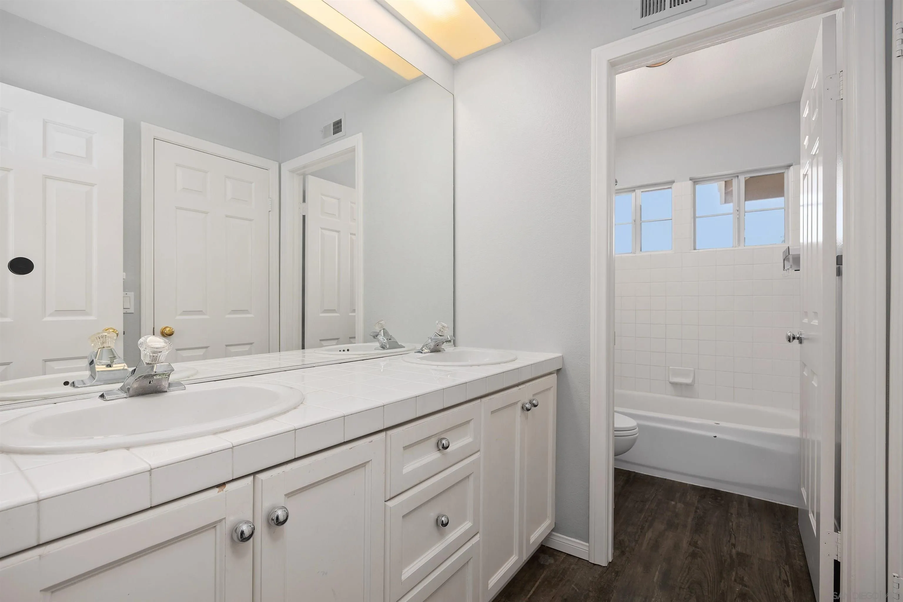 https://cdn.realtyfeed.com/cdn/127/250036272/f01b3b3d4fd0ac94871bd6f709f72e78.webp