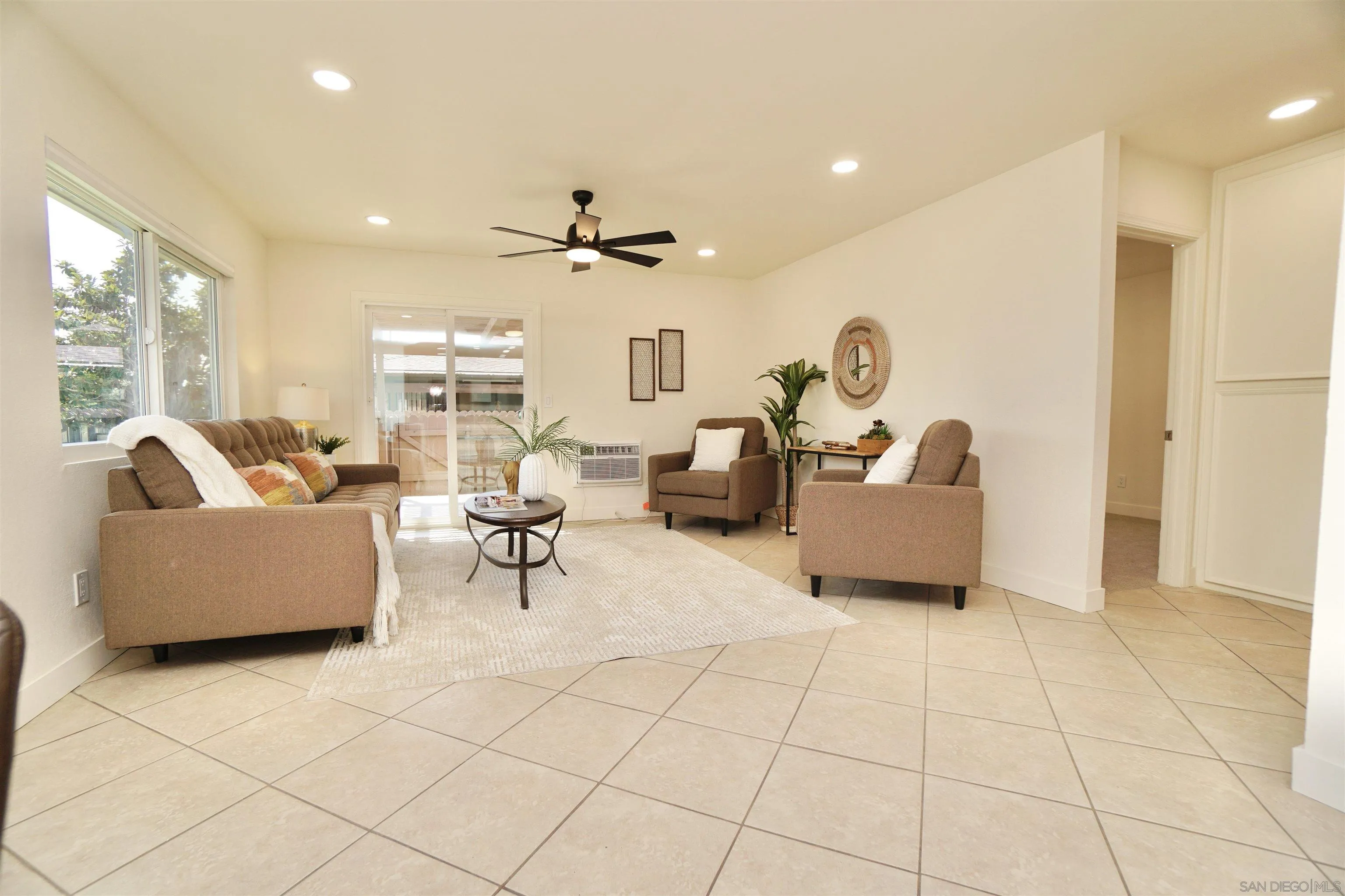 https://cdn.realtyfeed.com/cdn/127/250036273/078cf7ad3c200cbd37099842817d2b2f.webp