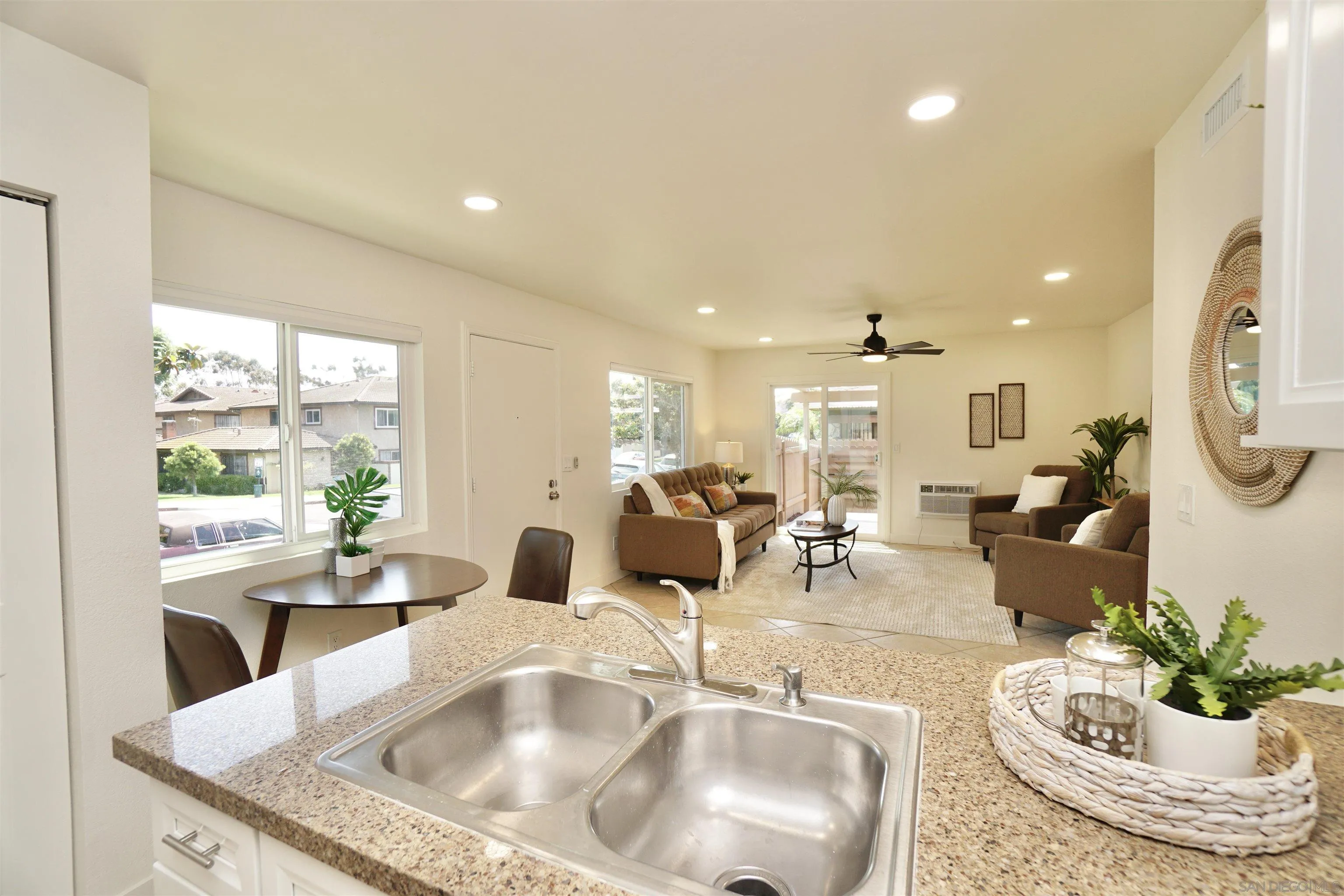 https://cdn.realtyfeed.com/cdn/127/250036273/081dbbce3ae819d53b17b2a7e4216b51.webp