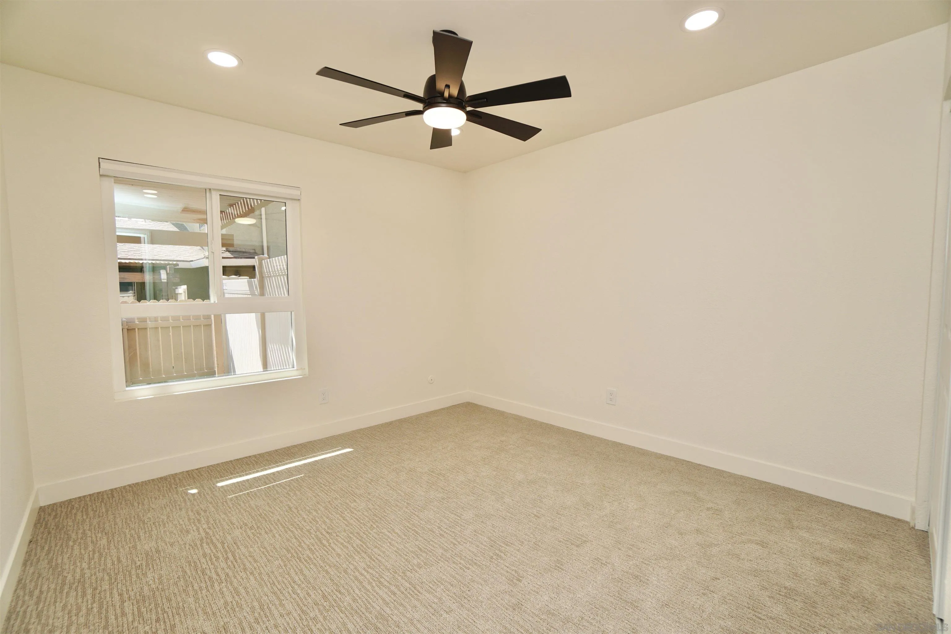 https://cdn.realtyfeed.com/cdn/127/250036273/2b3f7d00c21e0be761f55f633a95ef17.webp