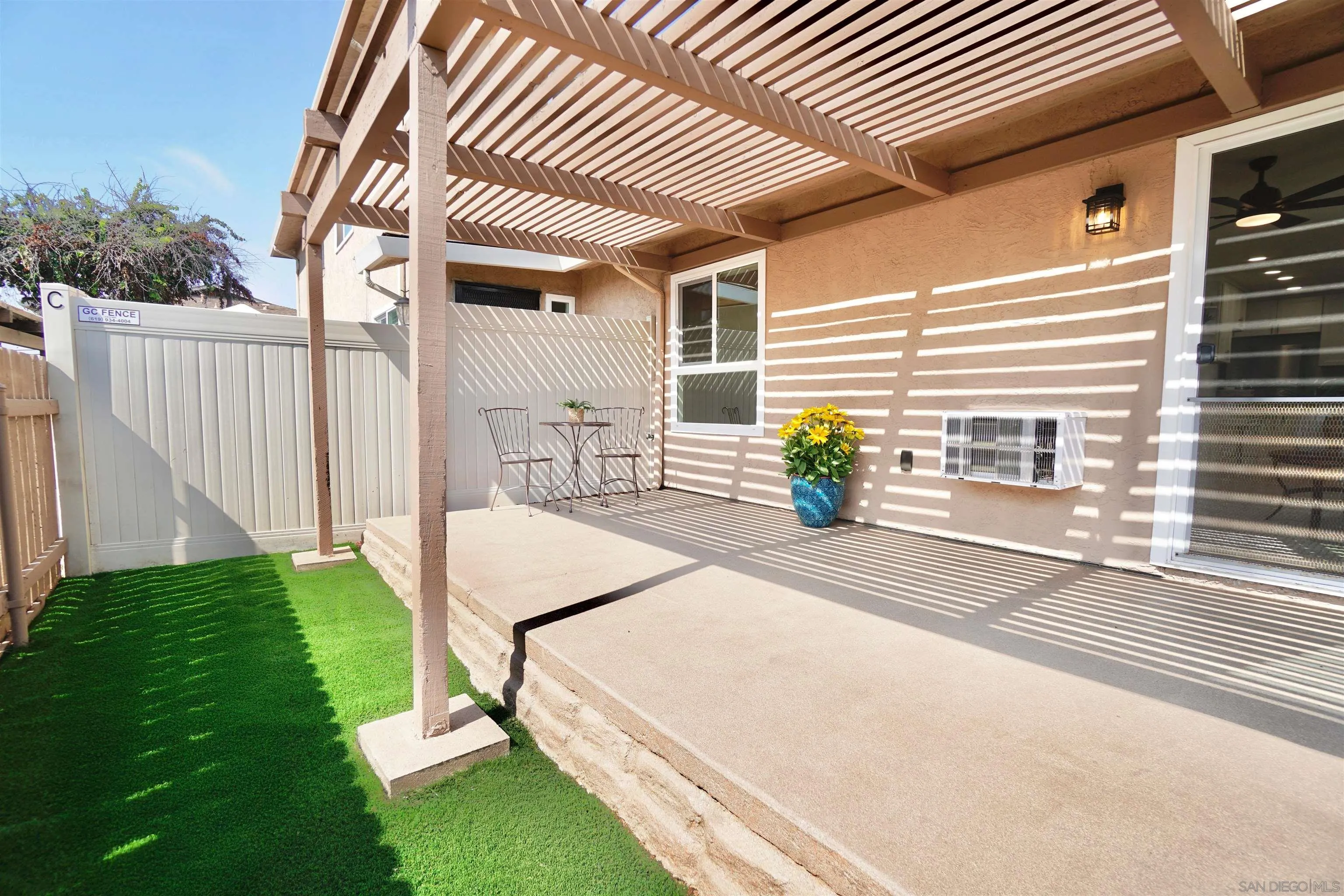https://cdn.realtyfeed.com/cdn/127/250036273/5eb9a85ed1874d317af1d4a94a8cef11.webp