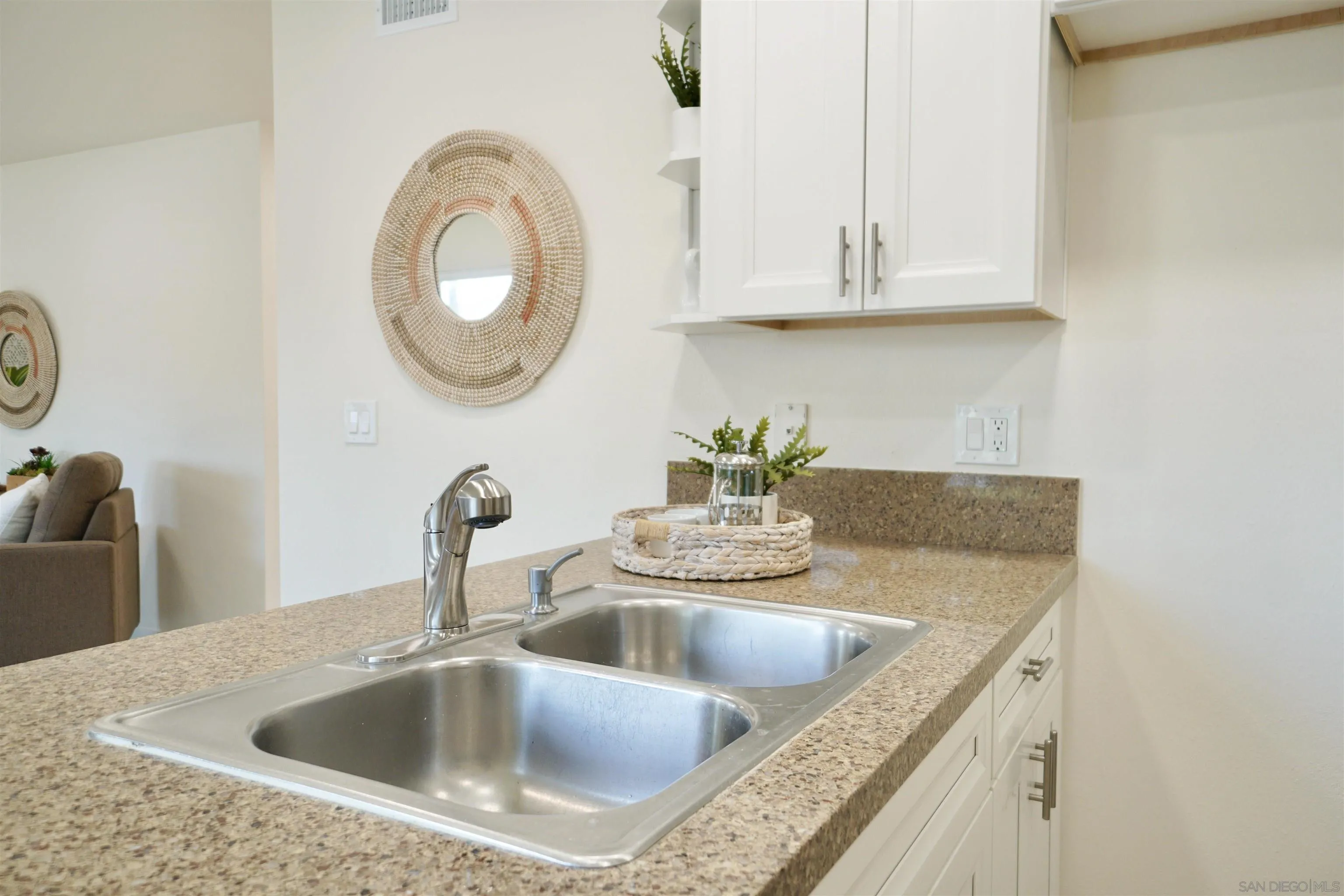 https://cdn.realtyfeed.com/cdn/127/250036273/f3e63c15634c0c27cbadbb4c4c766e9f.webp