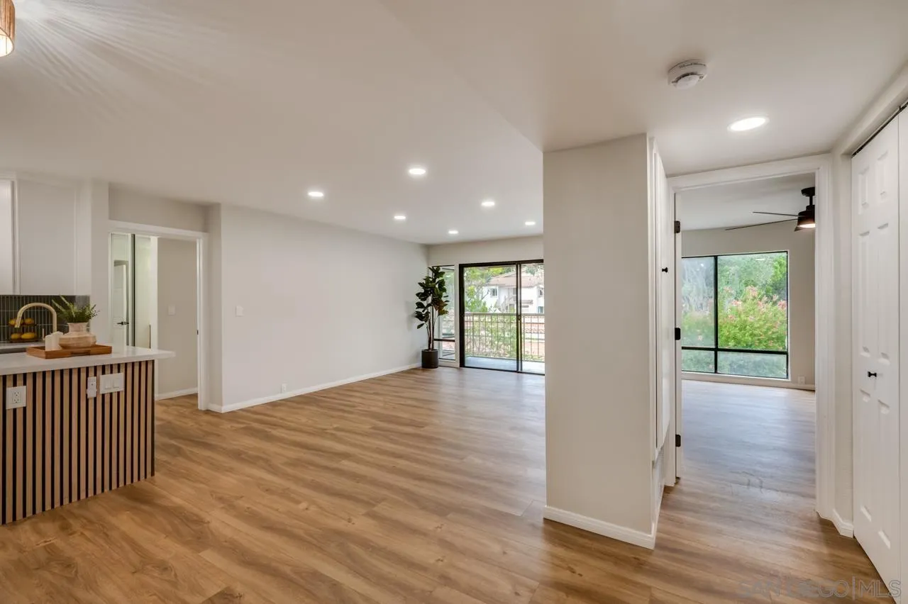 https://cdn.realtyfeed.com/cdn/127/250036276/5bf54d6fe1eadc2c81748ce8fcdd55d5.webp
