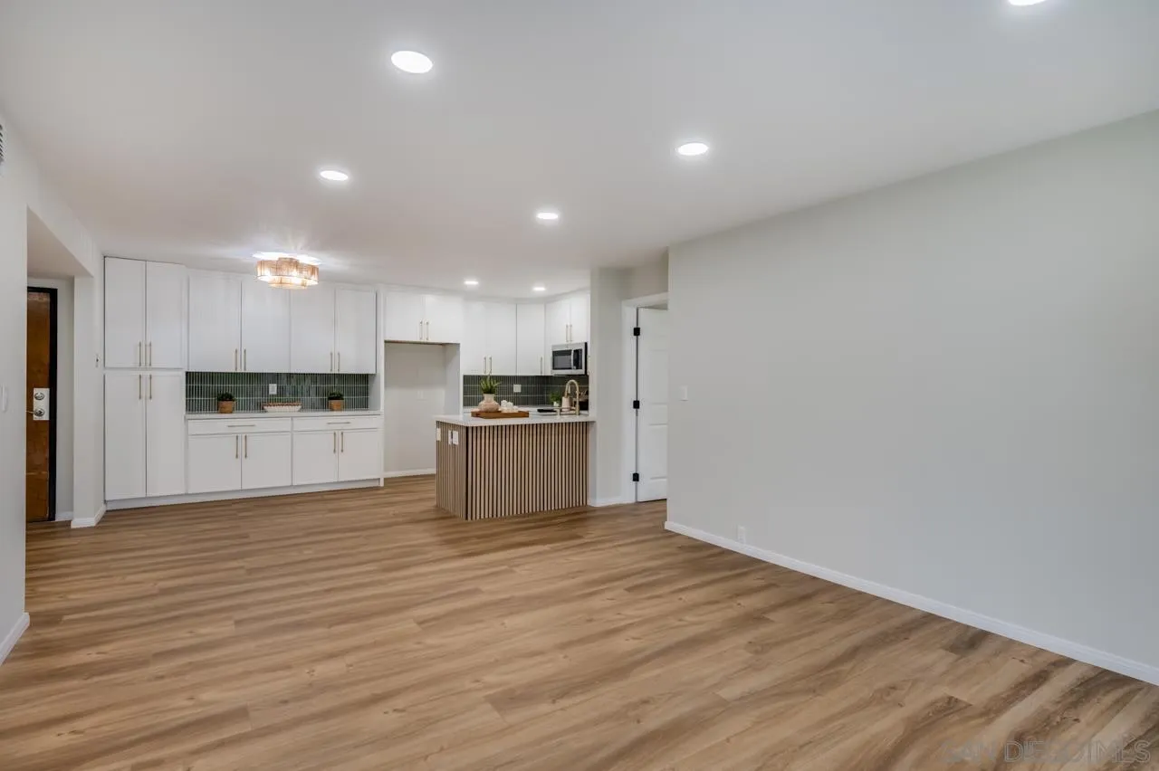 https://cdn.realtyfeed.com/cdn/127/250036276/b9f89f65aacac7f223e4a3baf6c1233f.webp