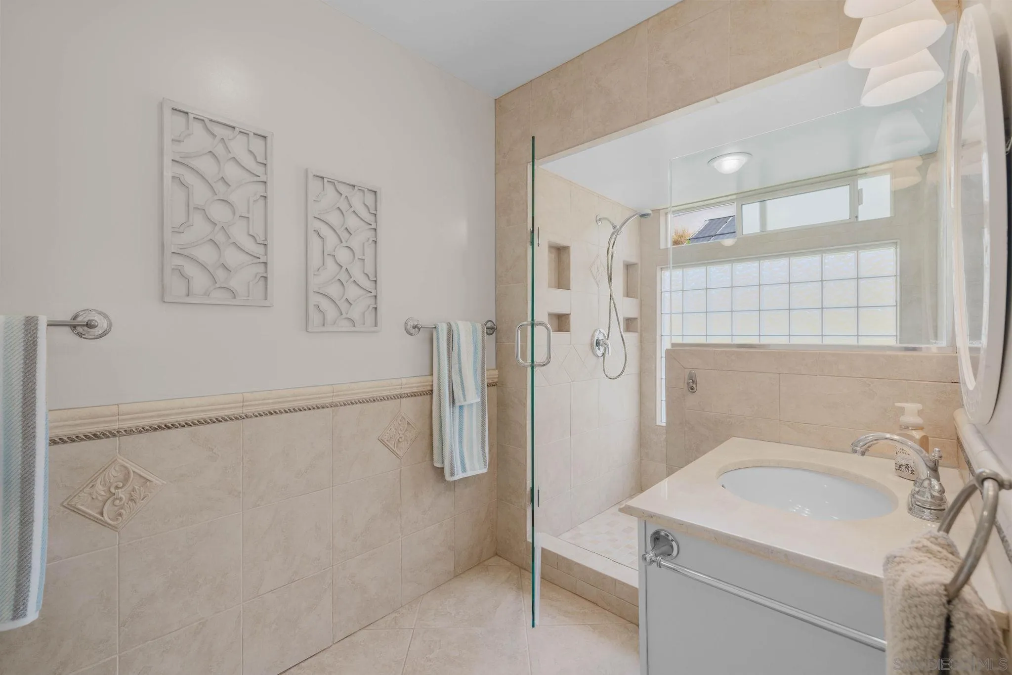 https://cdn.realtyfeed.com/cdn/127/250036278/7ab74efc4023798596faab576021223b.webp