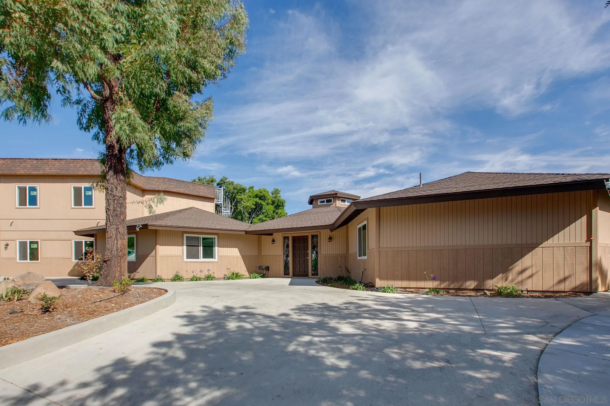 Escondido, CA 92025