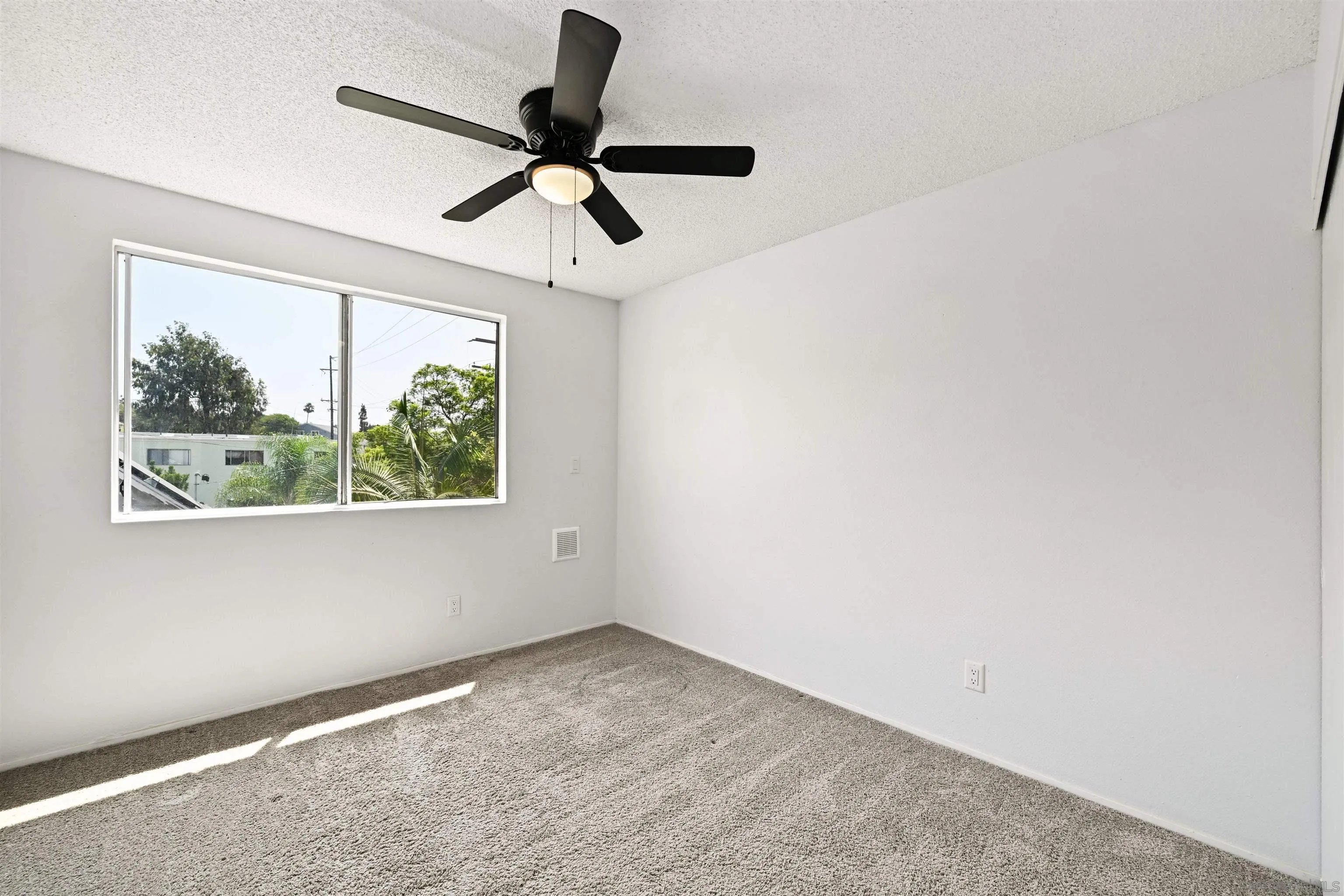 https://cdn.realtyfeed.com/cdn/127/250036282/82112da4703f2f5ee75bd5169d9ea38b.webp