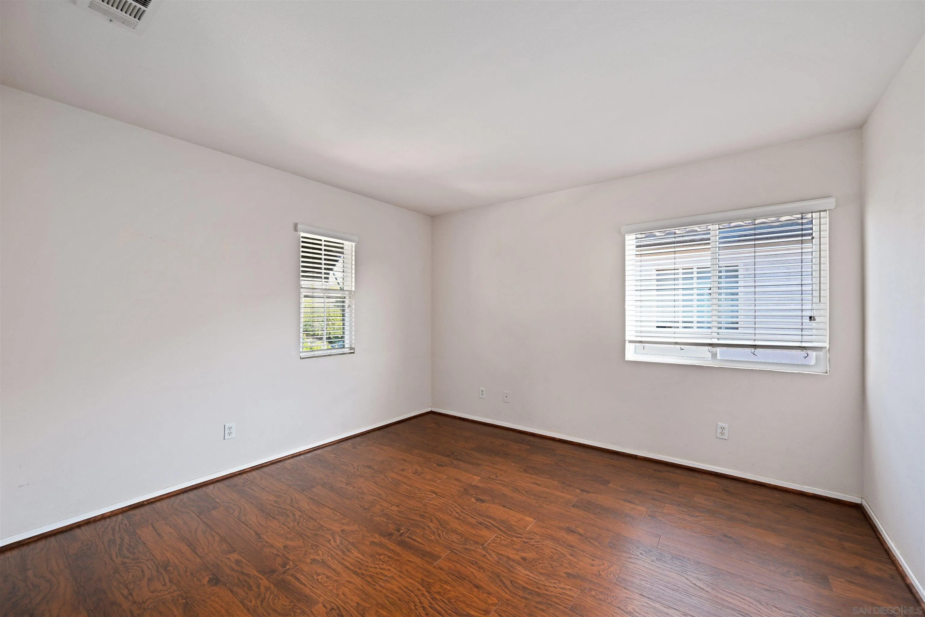 https://cdn.realtyfeed.com/cdn/127/250036283/0e03b59edfe8515ee4f4d9f836d3b070.webp