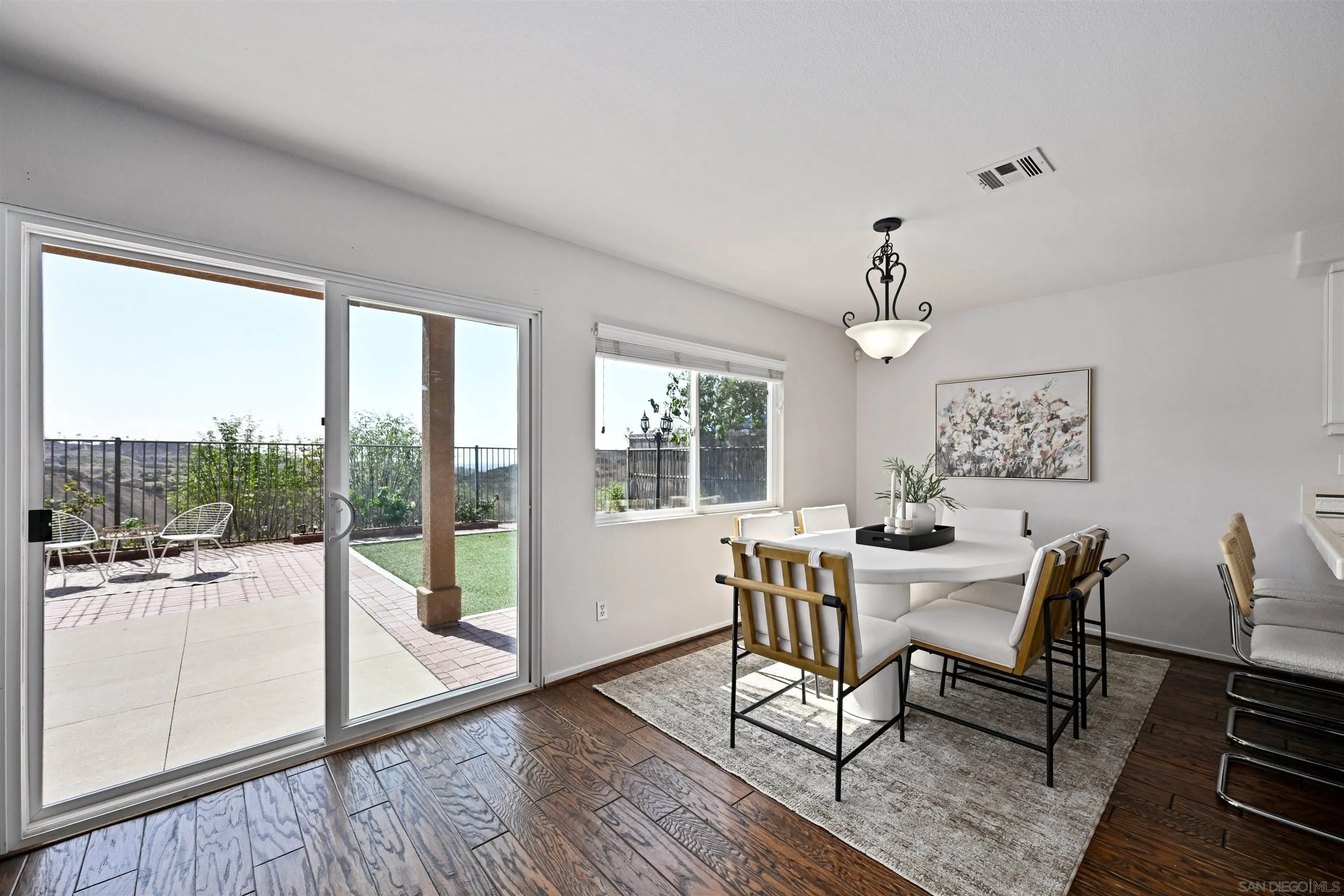 https://cdn.realtyfeed.com/cdn/127/250036283/353ffb6beadee6cf3fa561425be06678.webp
