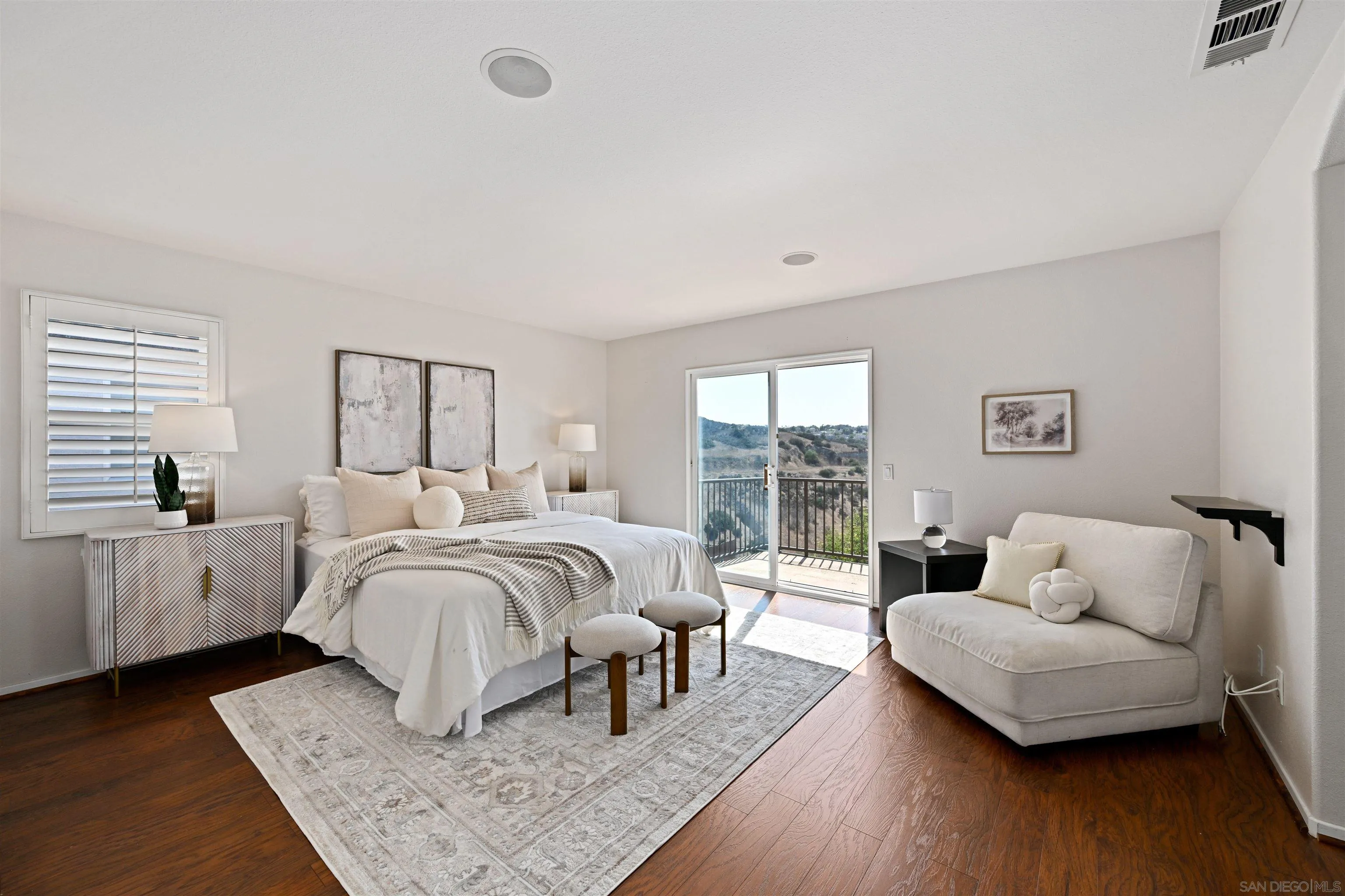 https://cdn.realtyfeed.com/cdn/127/250036283/53a64a5ef163462f18623f03d9d9a2c3.webp