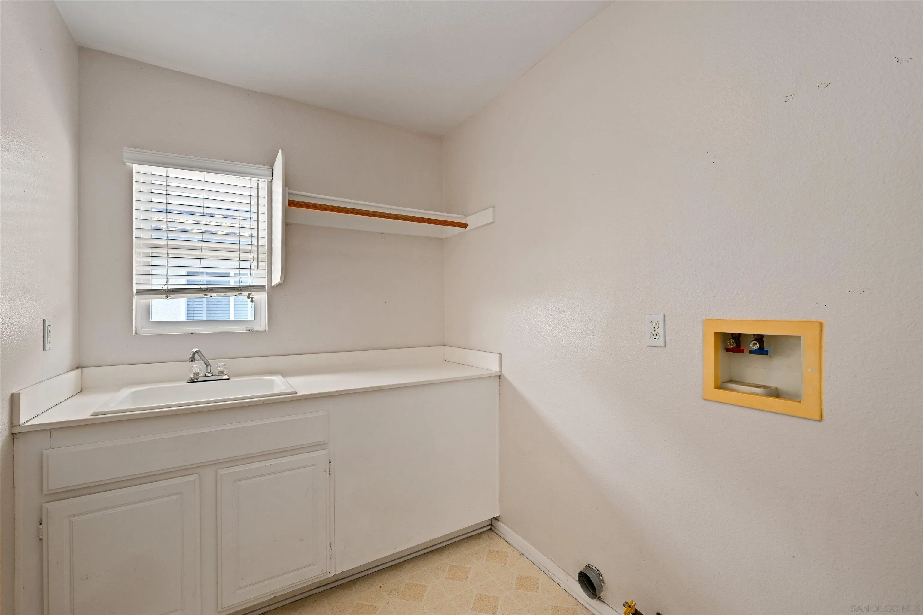https://cdn.realtyfeed.com/cdn/127/250036283/6edf147f9063b752804973dda642e1cd.webp