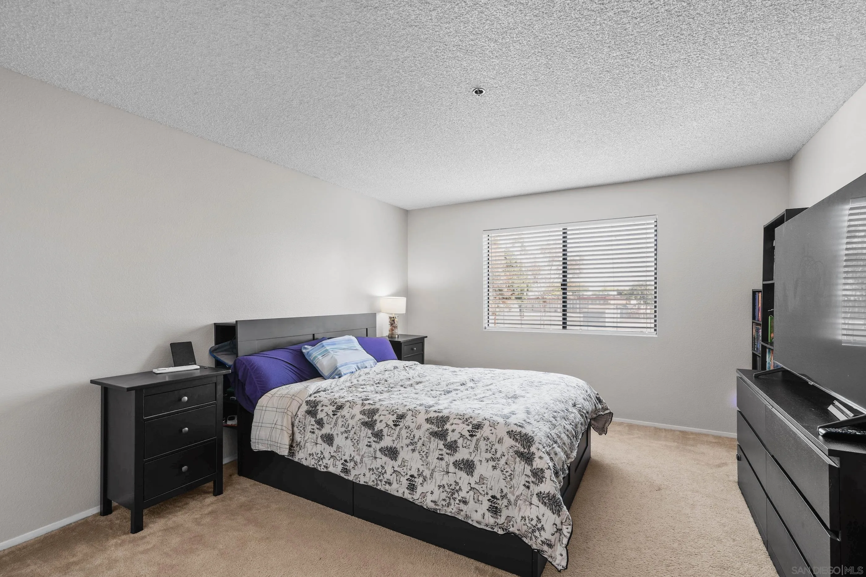 https://cdn.realtyfeed.com/cdn/127/250036285/12ea858185285b562672e949ed42993a.webp