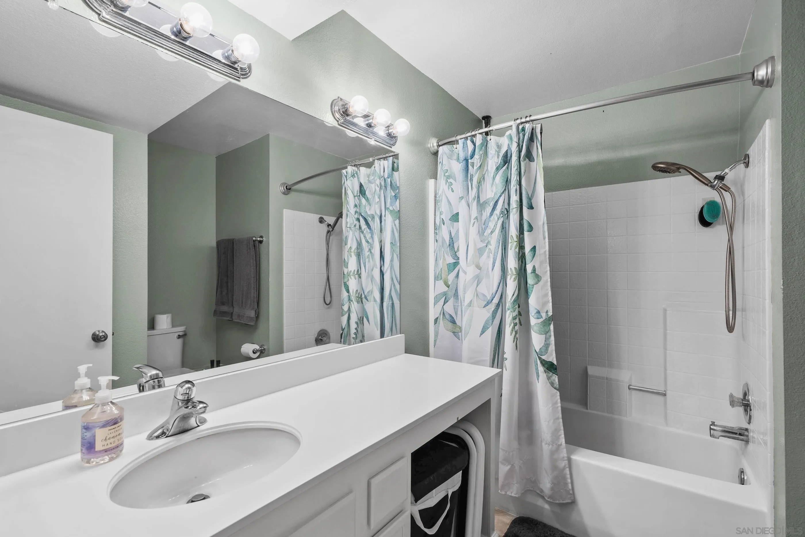 https://cdn.realtyfeed.com/cdn/127/250036285/fd86f5628a8bd5da3b005e64adbce8ec.webp