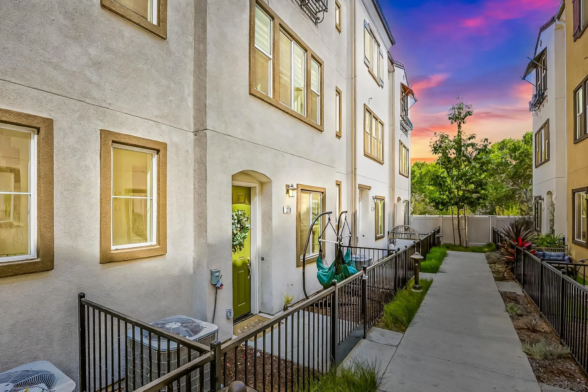 Photo #2: 250036286 Listing 
