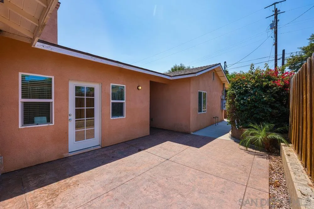 https://cdn.realtyfeed.com/cdn/127/250036289/081e5cb6f0fd442a66db4c5efe345349.webp