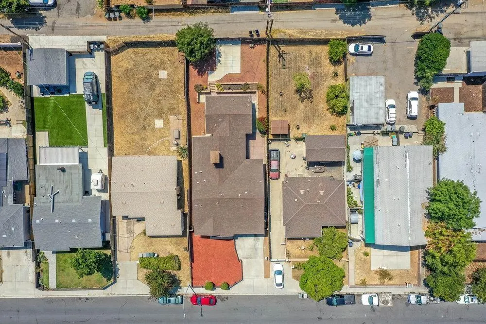 https://cdn.realtyfeed.com/cdn/127/250036289/18245150e11141139e561cbe6181afd6.webp