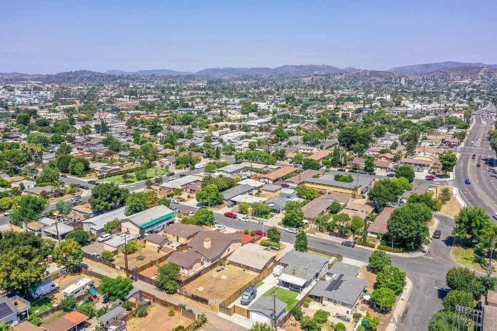 https://cdn.realtyfeed.com/cdn/127/250036289/1a502eb8d11b7deb466ecbe2dbe27389.webp