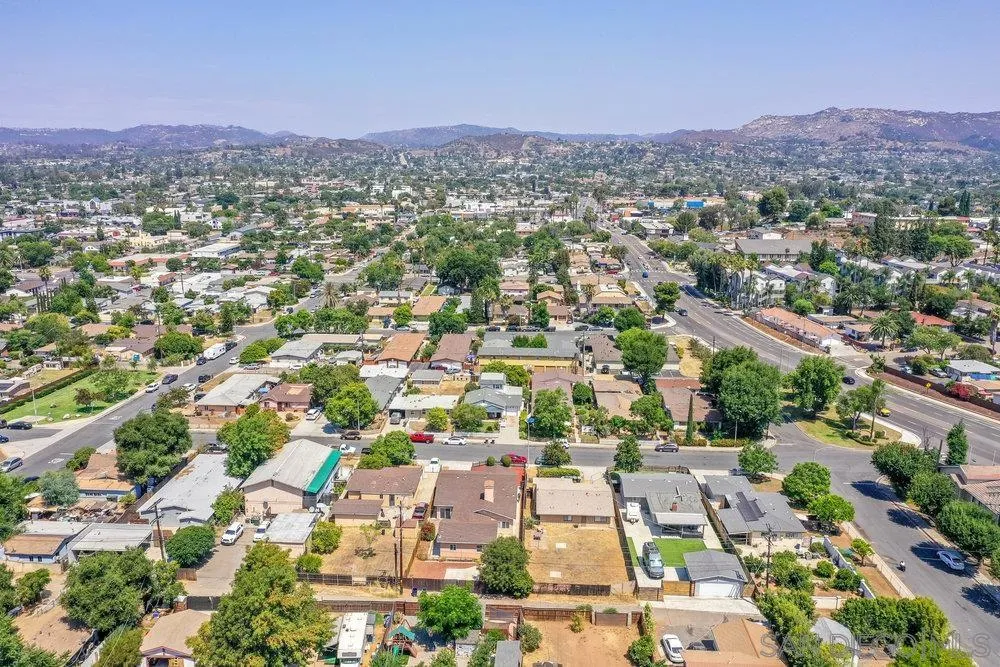 https://cdn.realtyfeed.com/cdn/127/250036289/24bd07bae8b78a9a043809b53465b405.webp
