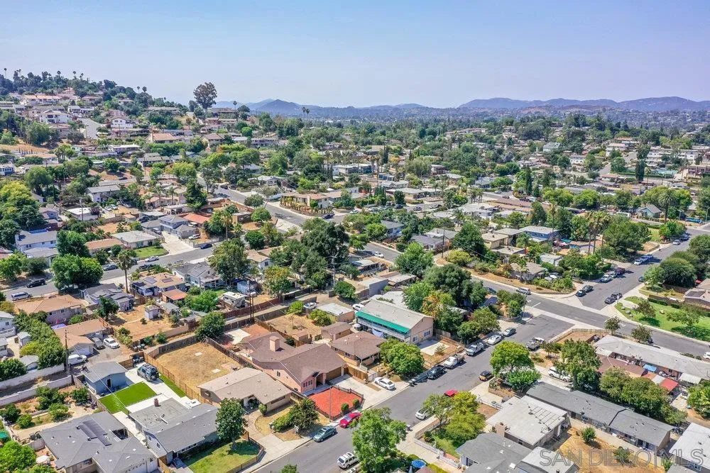 https://cdn.realtyfeed.com/cdn/127/250036289/2c124b83447b17d961ff89dbb9a588ba.webp