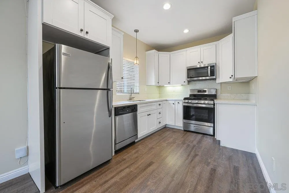 https://cdn.realtyfeed.com/cdn/127/250036289/483bd8e5484a724356e18cf5cc85157d.webp