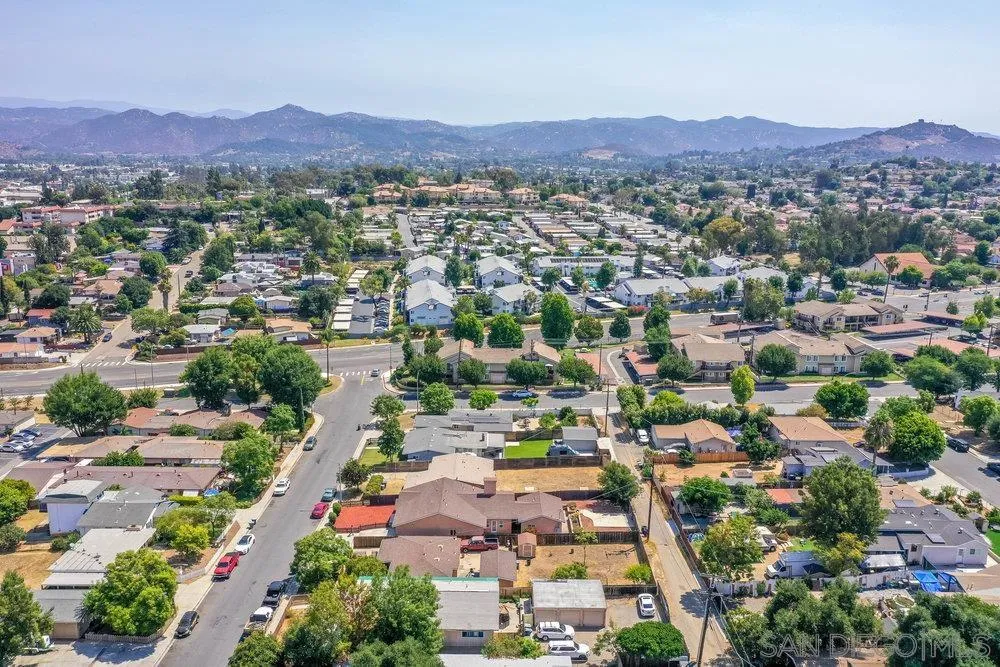 https://cdn.realtyfeed.com/cdn/127/250036289/71893b725a4fc051ff10e09314cda361.webp