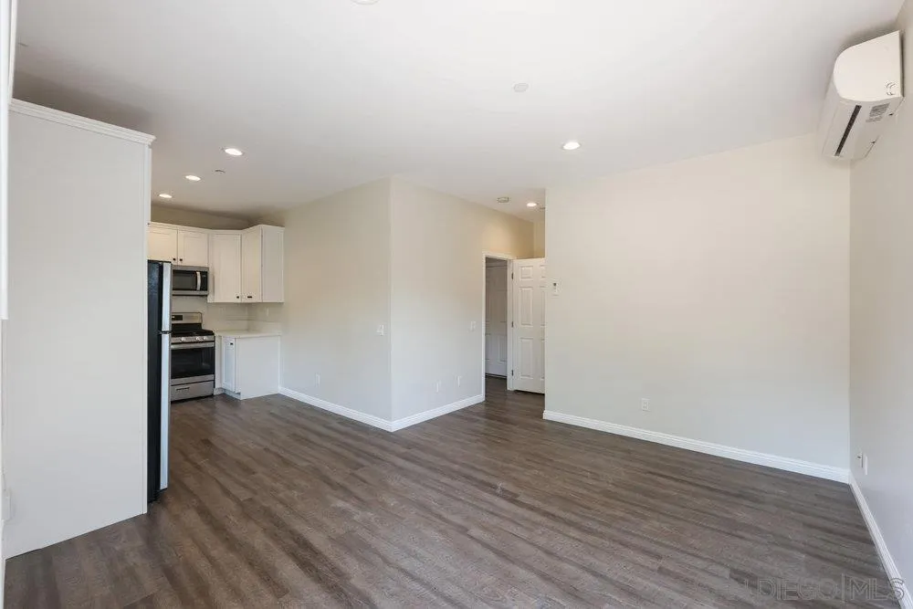 https://cdn.realtyfeed.com/cdn/127/250036289/759d07412daa419e819616c1cf3e1955.webp