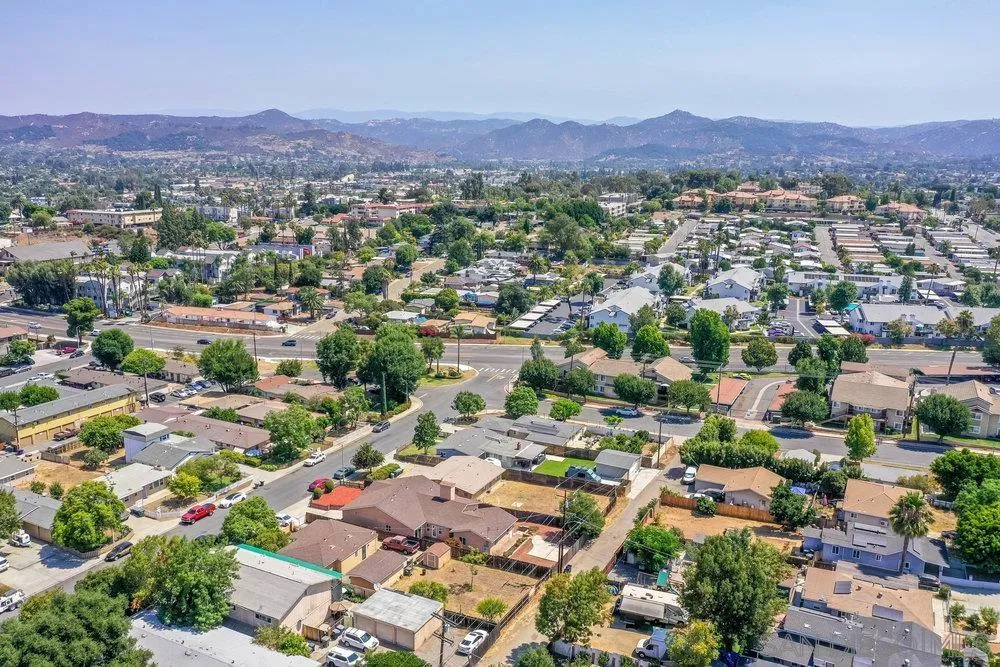 https://cdn.realtyfeed.com/cdn/127/250036289/7e449e347e14c125ea8149acde7f202e.webp
