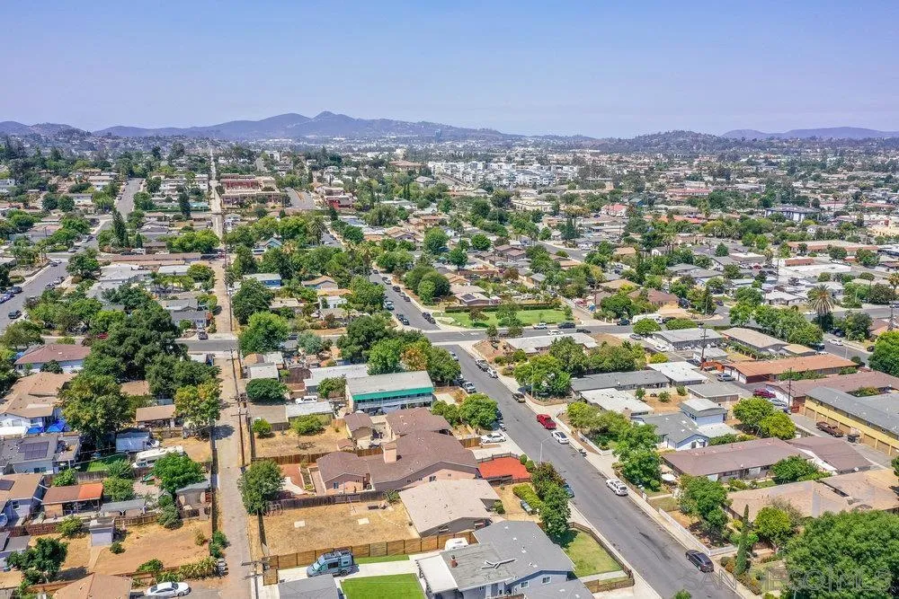 https://cdn.realtyfeed.com/cdn/127/250036289/9e6e4233e0d4ccf4861e9e11c23ca12a.webp