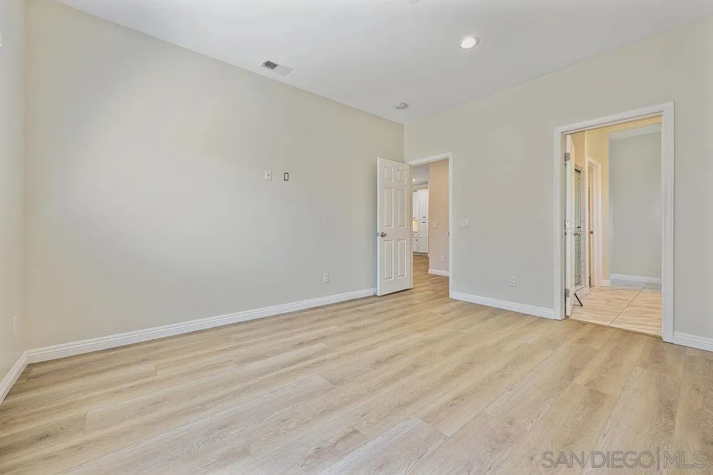 https://cdn.realtyfeed.com/cdn/127/250036289/c93b2f93dc25e1a37364a028aa85825b.webp