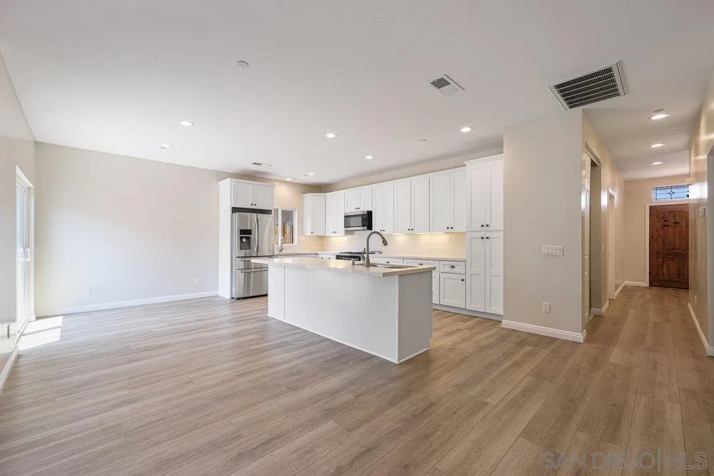 https://cdn.realtyfeed.com/cdn/127/250036289/d1c32300116de0db26c40ea0d8ae979b.webp