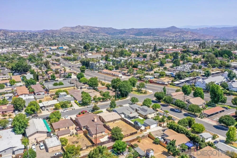 https://cdn.realtyfeed.com/cdn/127/250036289/d1ff7b0ce9e61833aa55577151fdd35a.webp