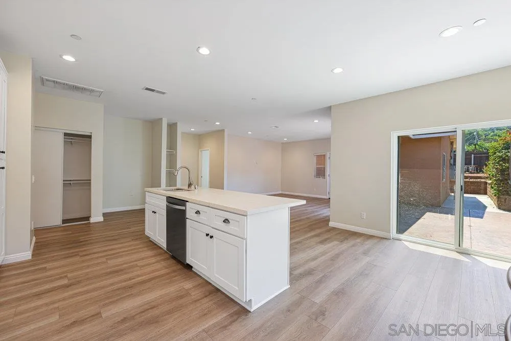 https://cdn.realtyfeed.com/cdn/127/250036289/f06af343a03731ffacadb968f529ff2b.webp