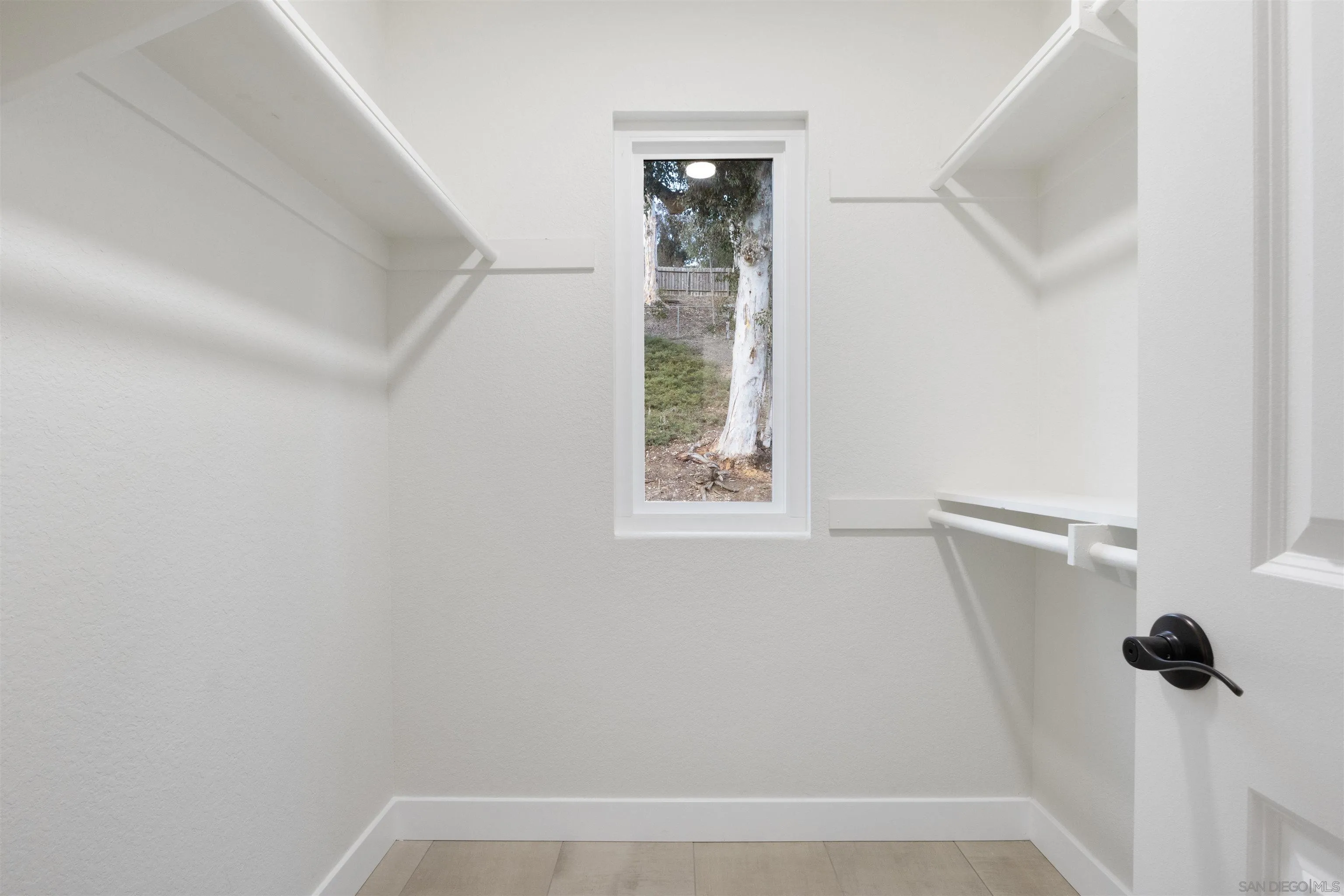 https://cdn.realtyfeed.com/cdn/127/250036290/37ab245e77933fe8dcabaa192bab55f4.webp