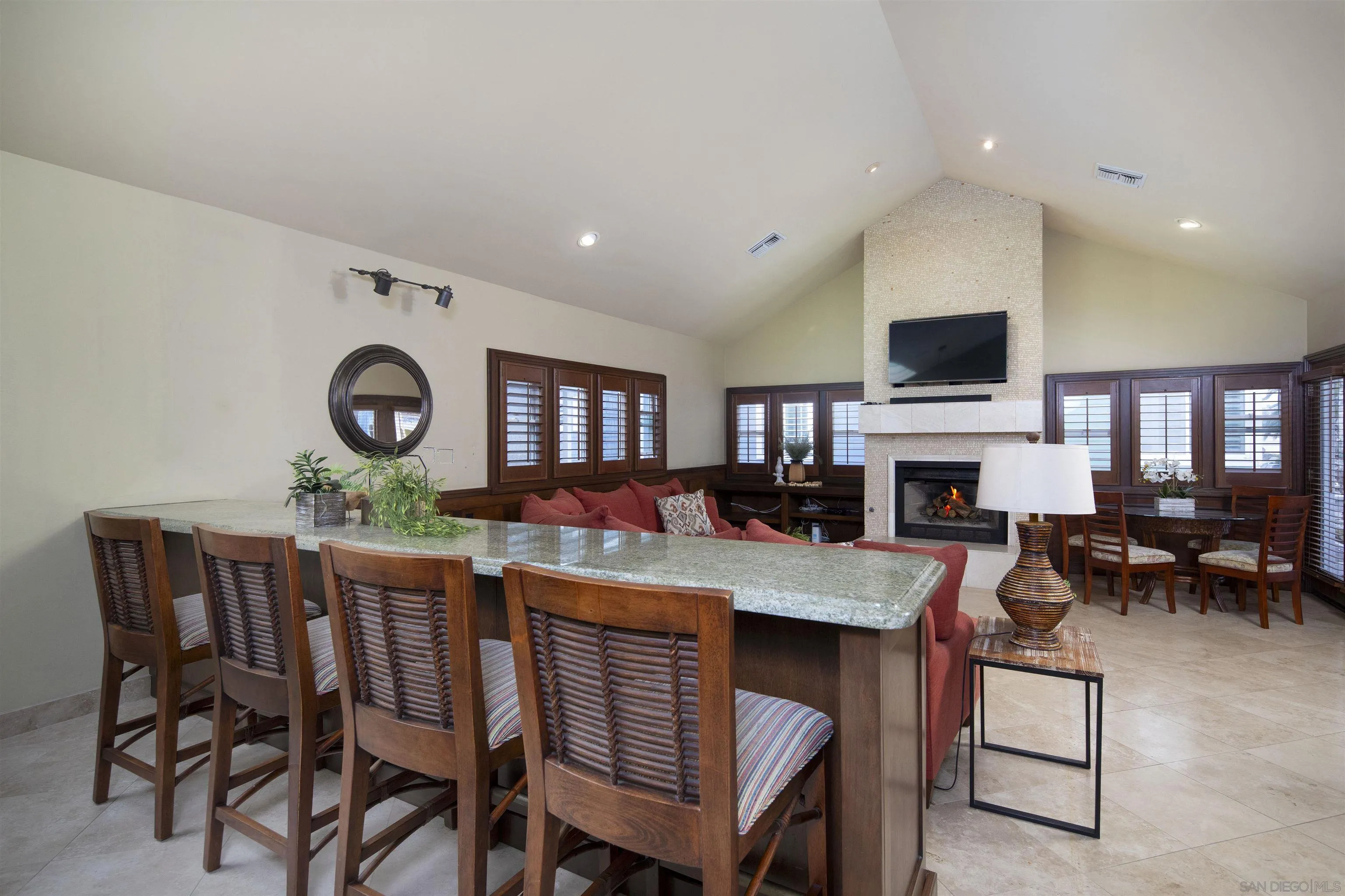 https://cdn.realtyfeed.com/cdn/127/250036293/315b21b586b663bbaa64e8169eddc57d.webp