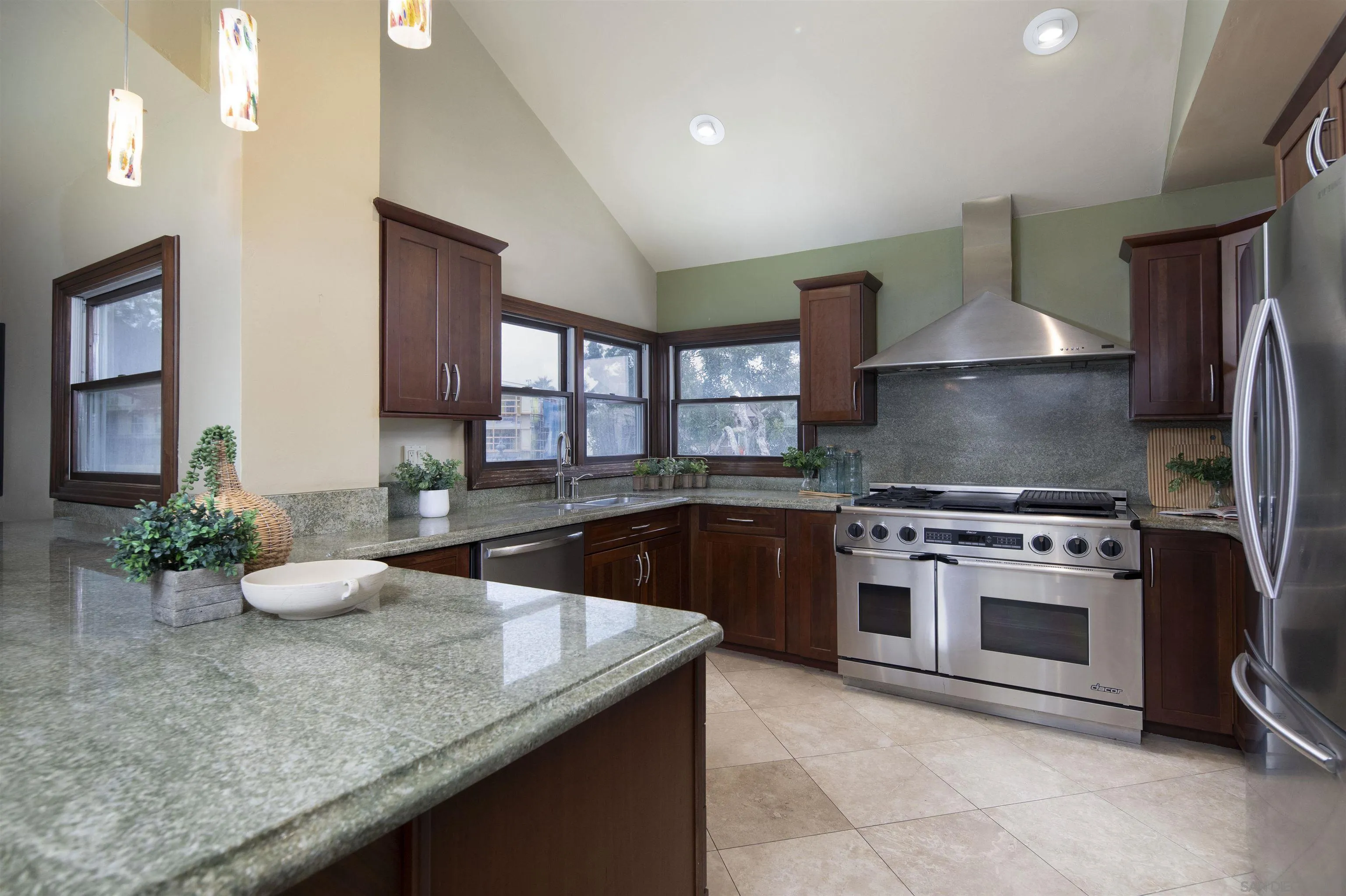 https://cdn.realtyfeed.com/cdn/127/250036293/3200b9bf6eda15147e7cae9f8908f369.webp