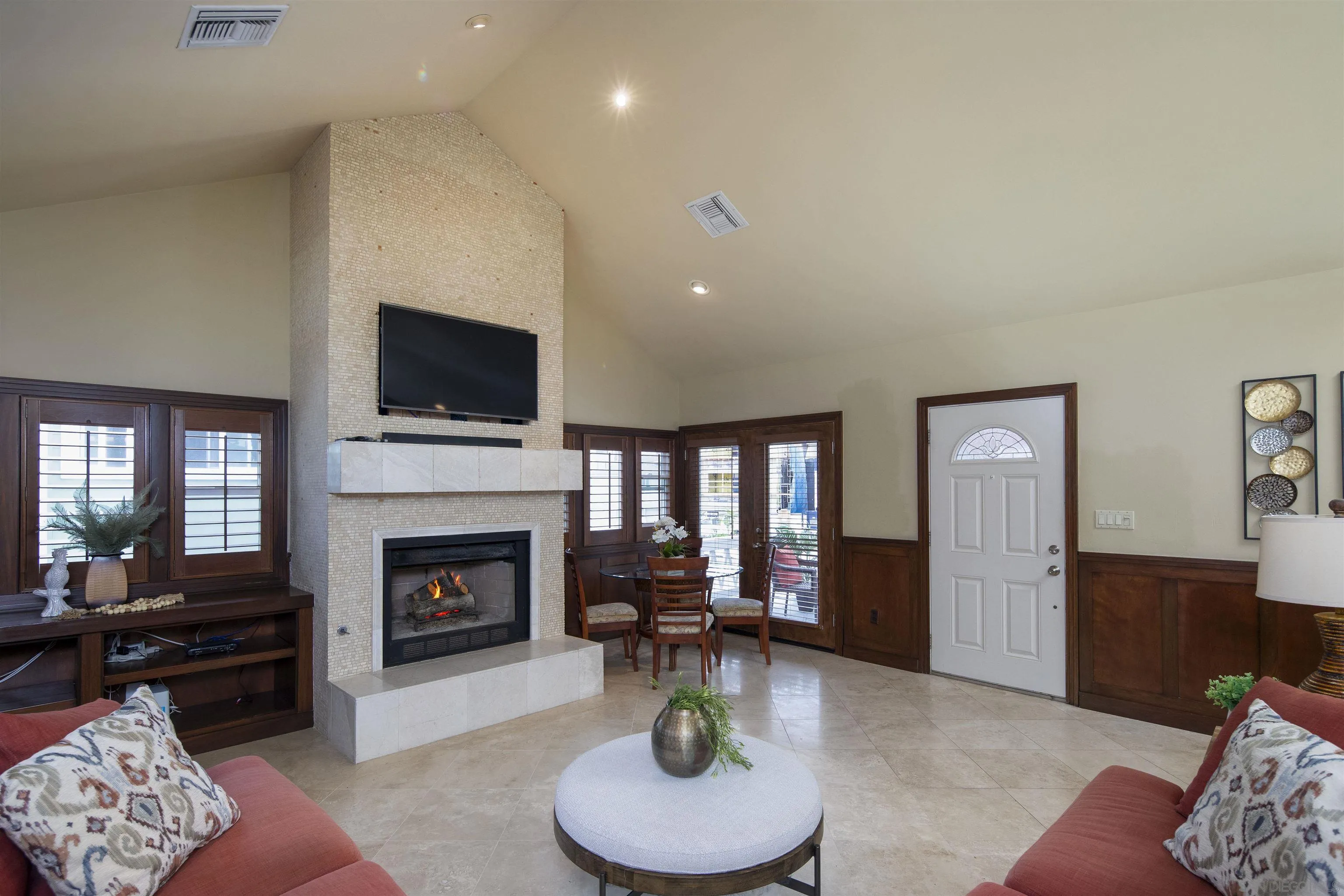 https://cdn.realtyfeed.com/cdn/127/250036293/82fd859f3a32e913ddfb5a72a7cf844b.webp