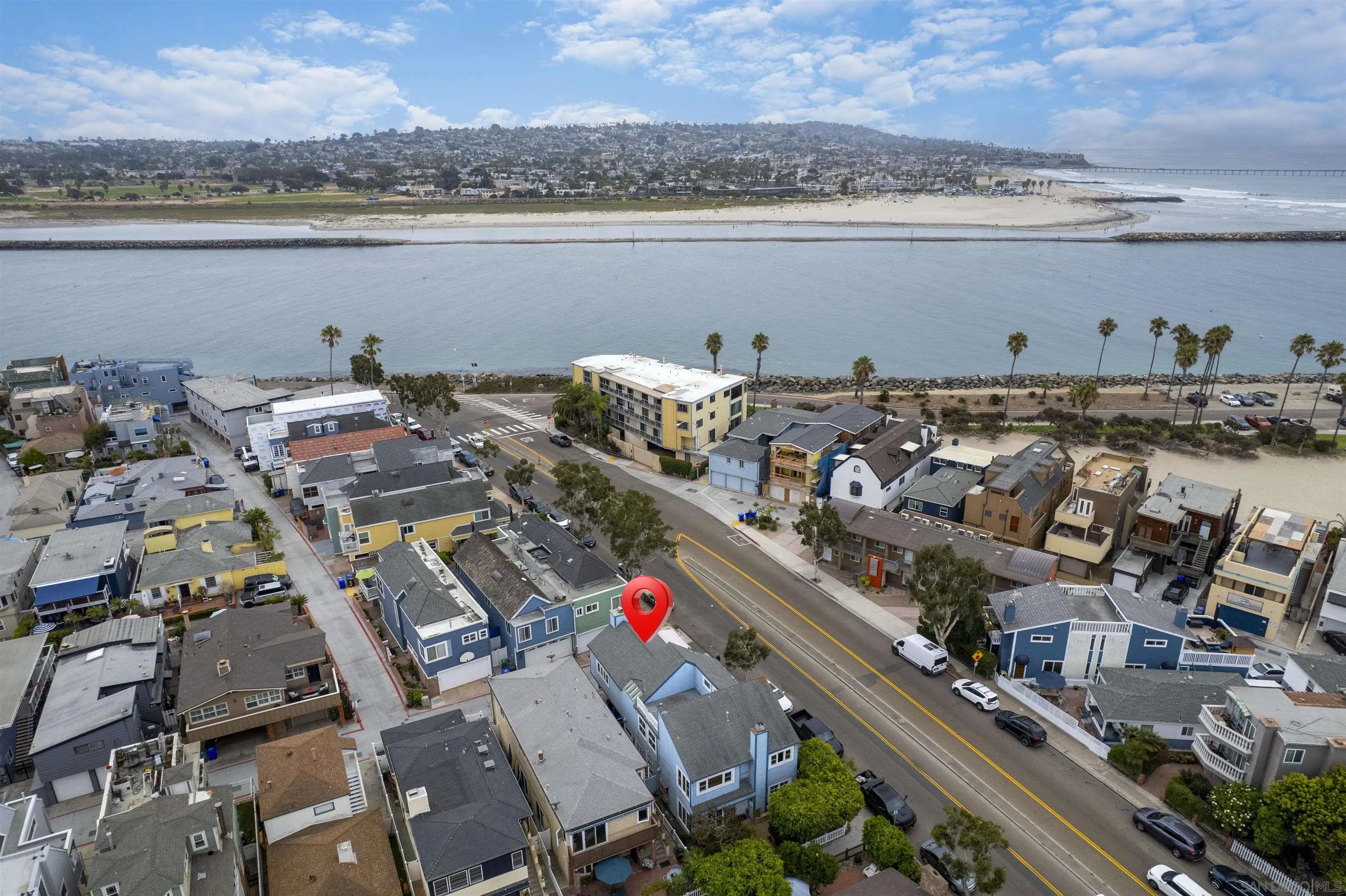 https://cdn.realtyfeed.com/cdn/127/250036293/845609fa48158b4d962c2c32eecd49c5.webp