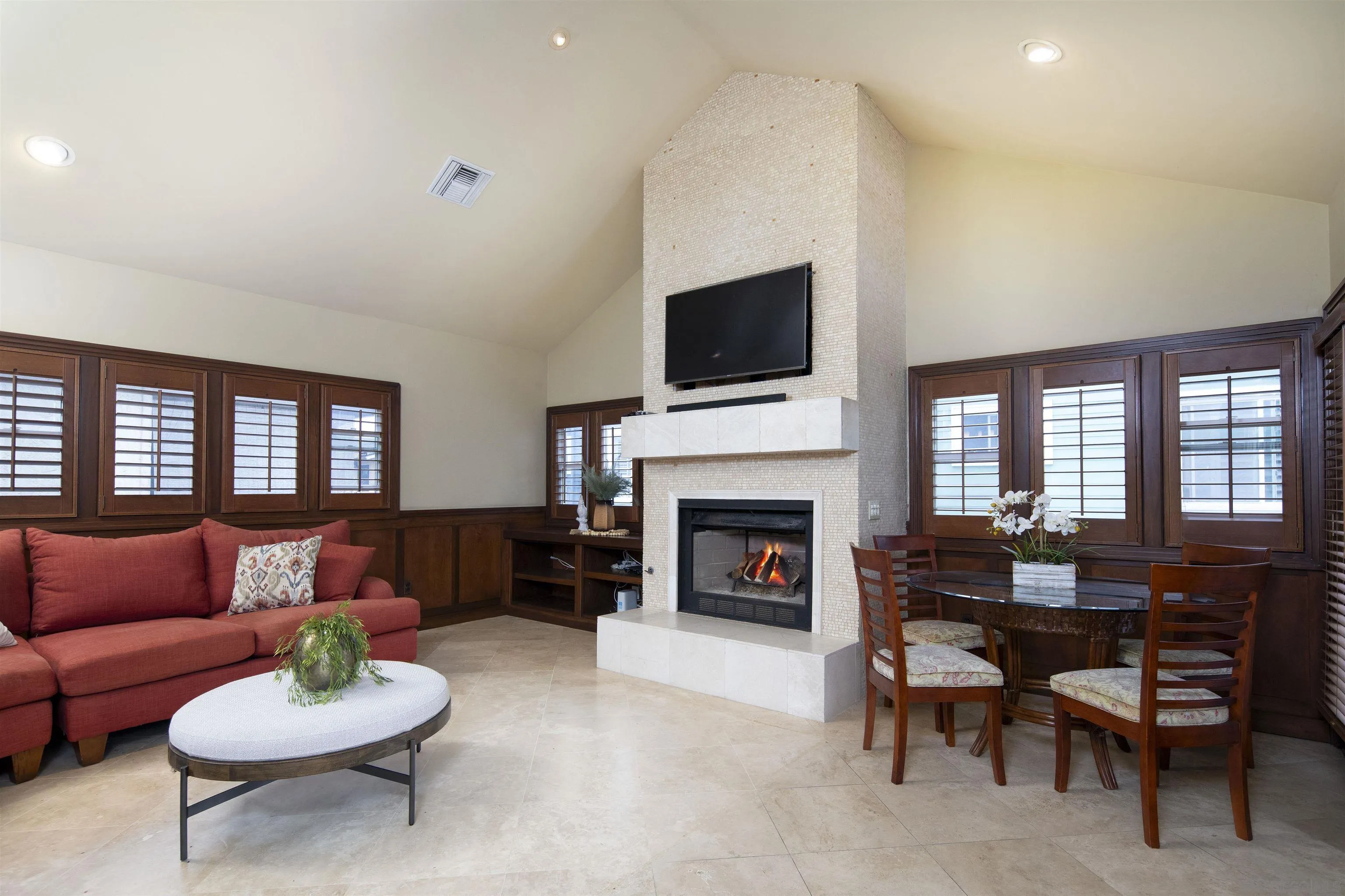 https://cdn.realtyfeed.com/cdn/127/250036293/a33d5d09547dd5ea1e1d9848c4a82f63.webp