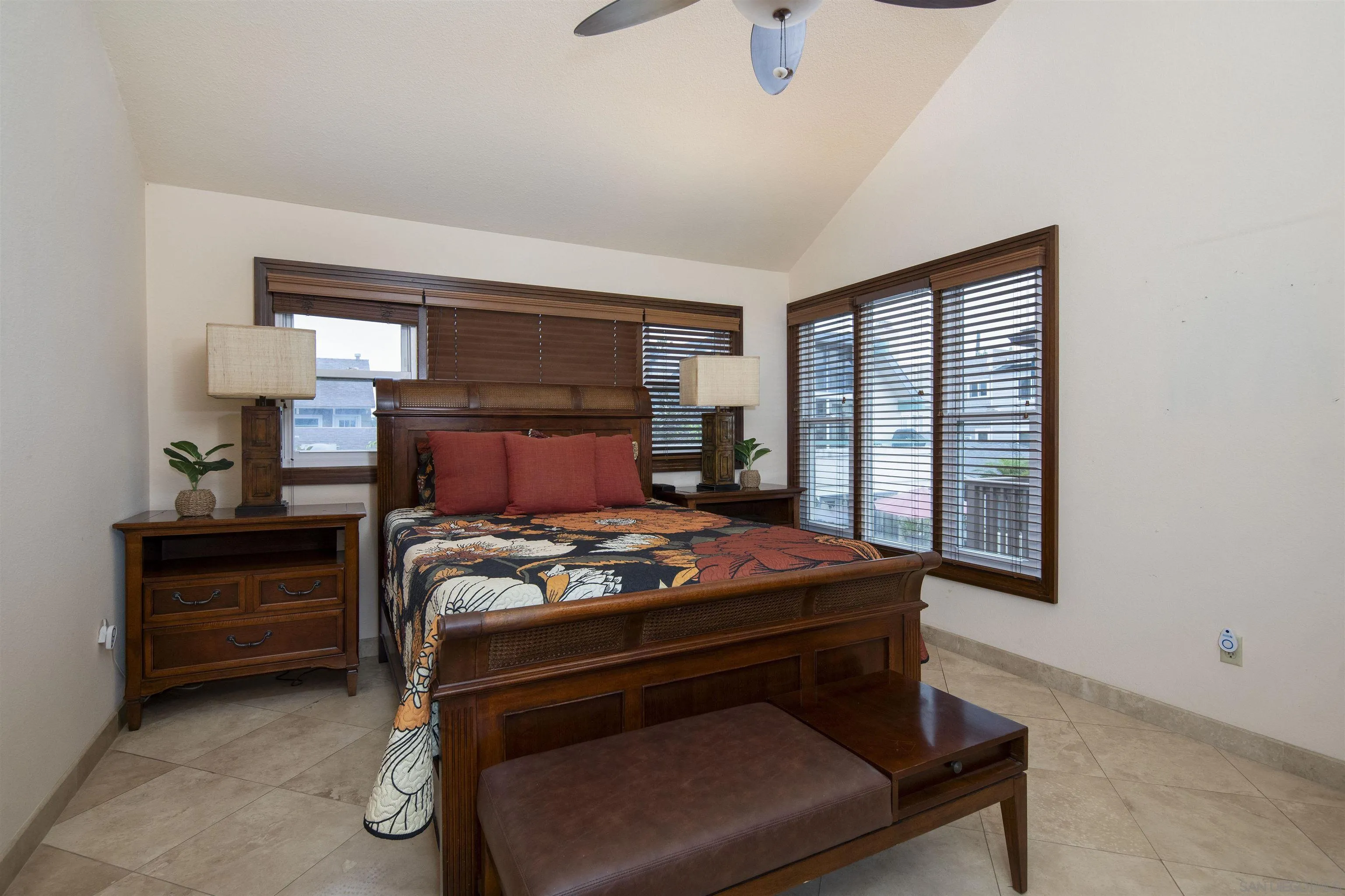 https://cdn.realtyfeed.com/cdn/127/250036293/ff287e0eb8f28d441b3e3e61b140f710.webp