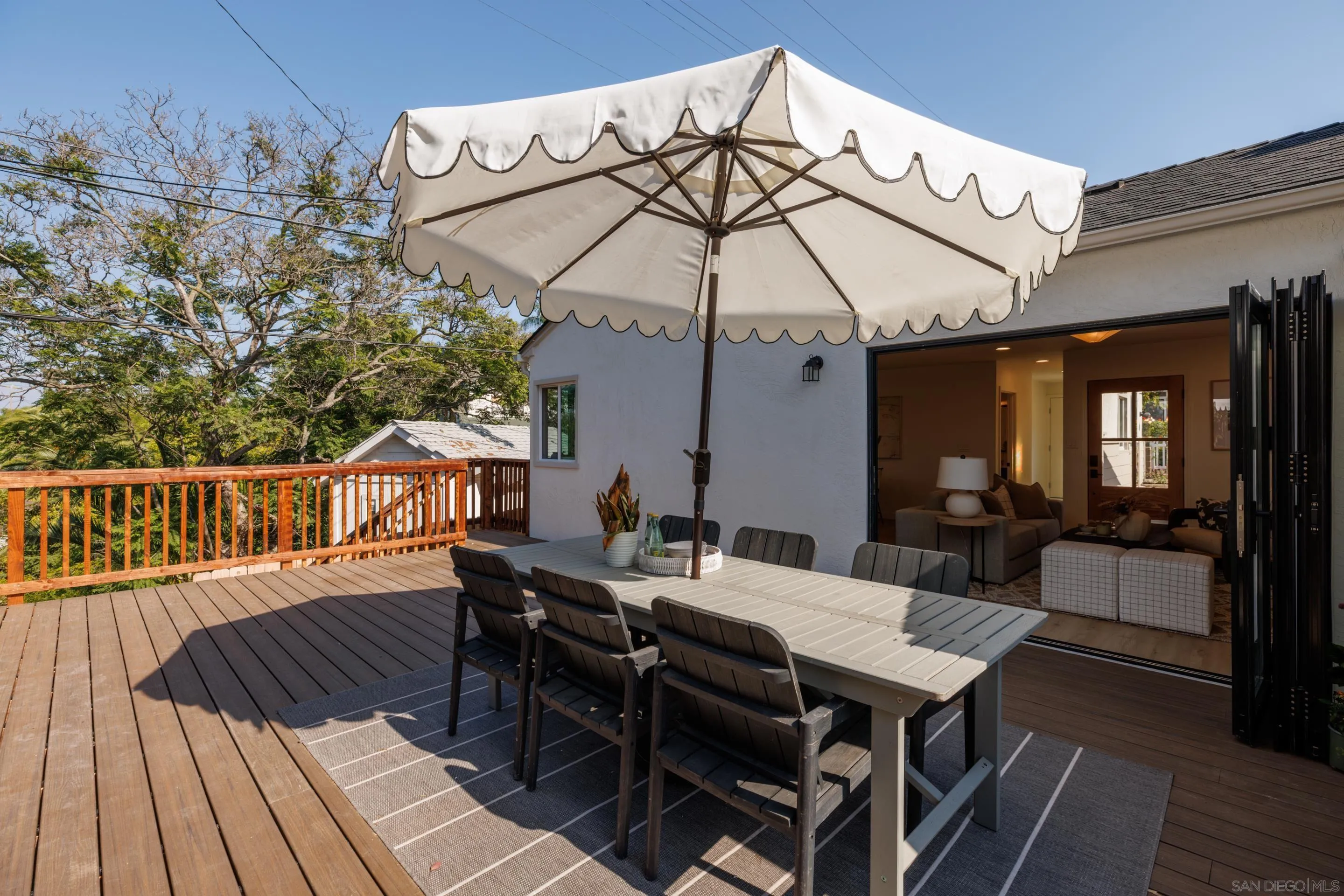 https://cdn.realtyfeed.com/cdn/127/250036294/40eb3950b97ad9fef993661958f06480.webp