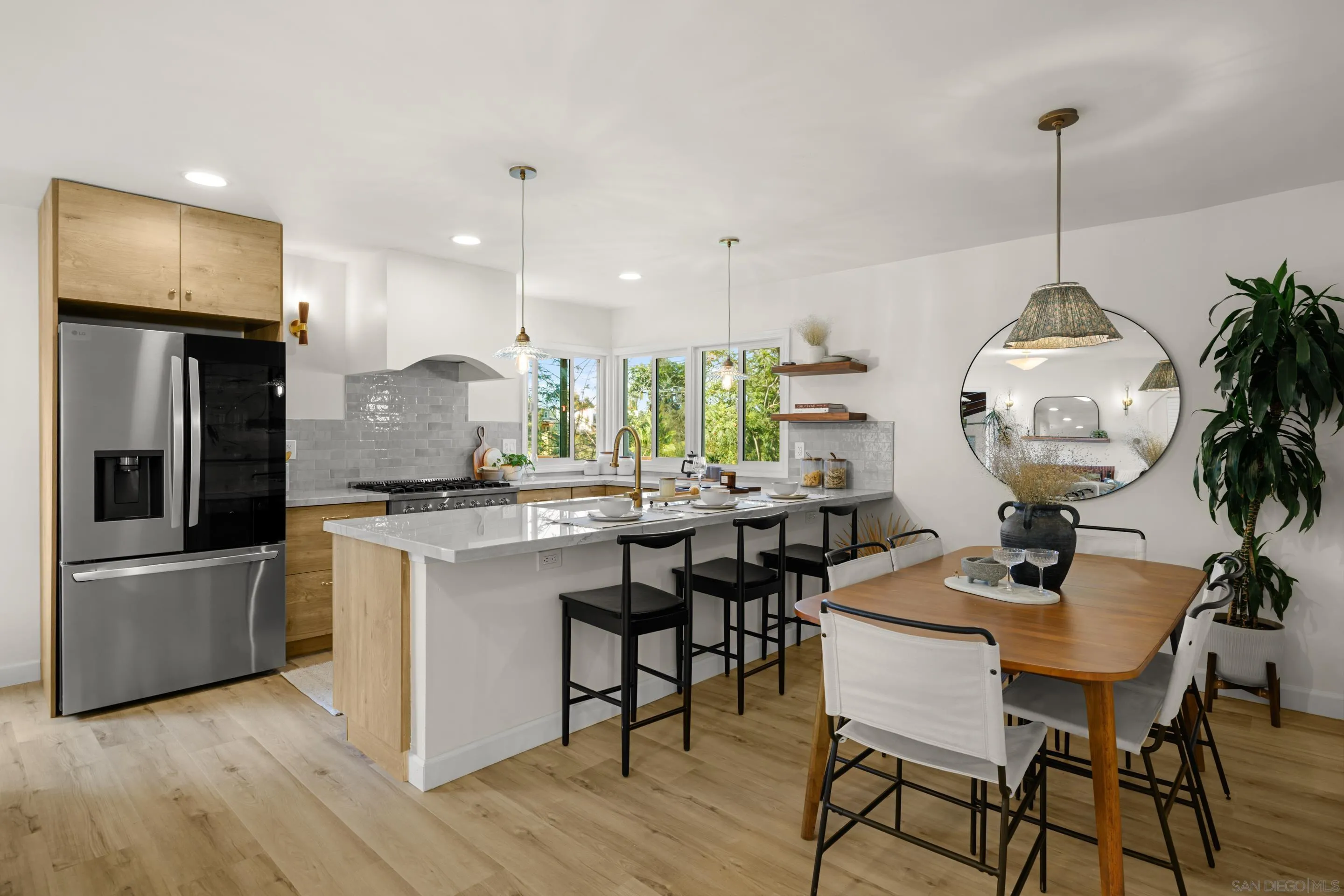 https://cdn.realtyfeed.com/cdn/127/250036294/4b63a11298204a12a72958f9cc80cef0.webp