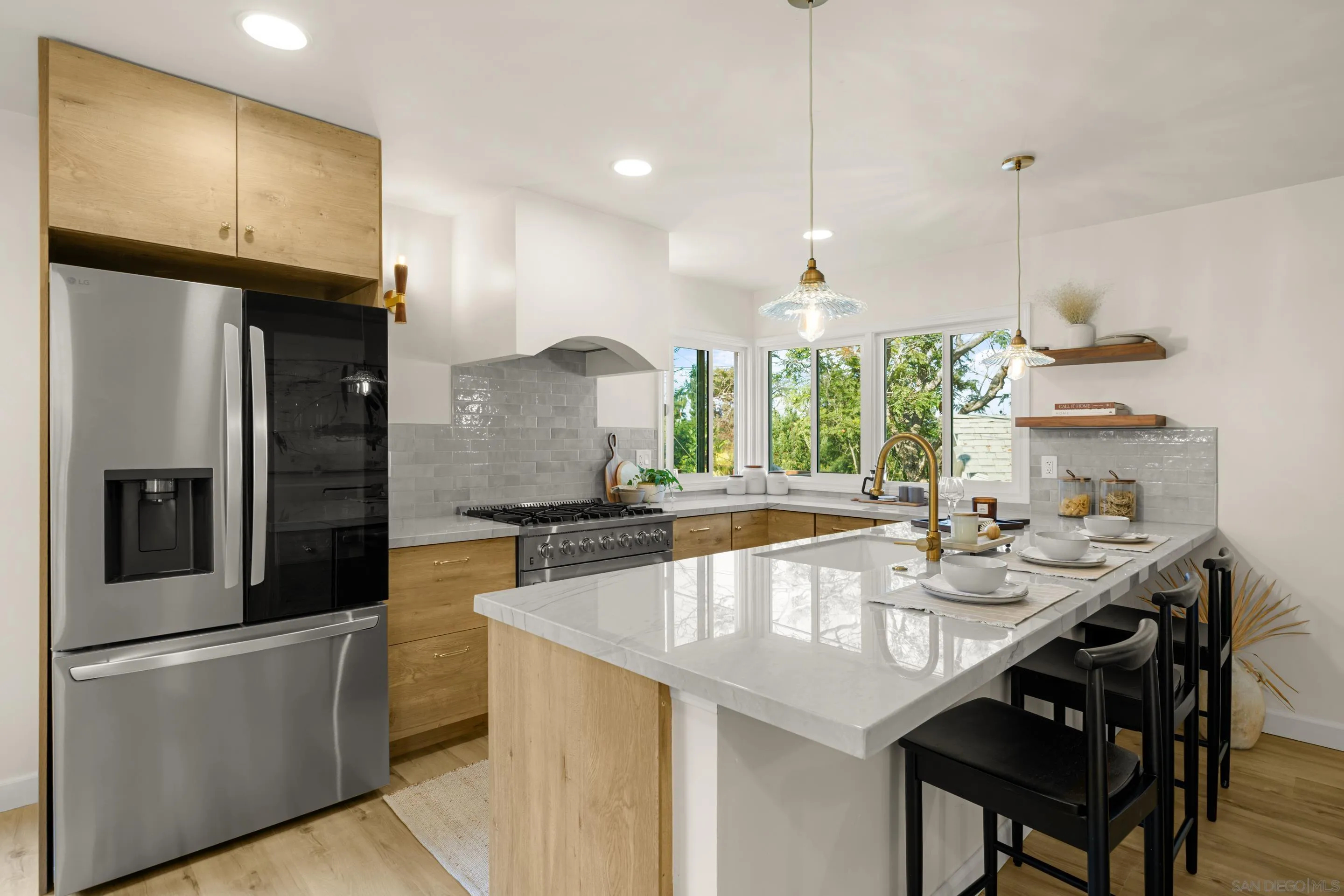 https://cdn.realtyfeed.com/cdn/127/250036294/57e95bc93b158310af4efeb6de53c9a6.webp
