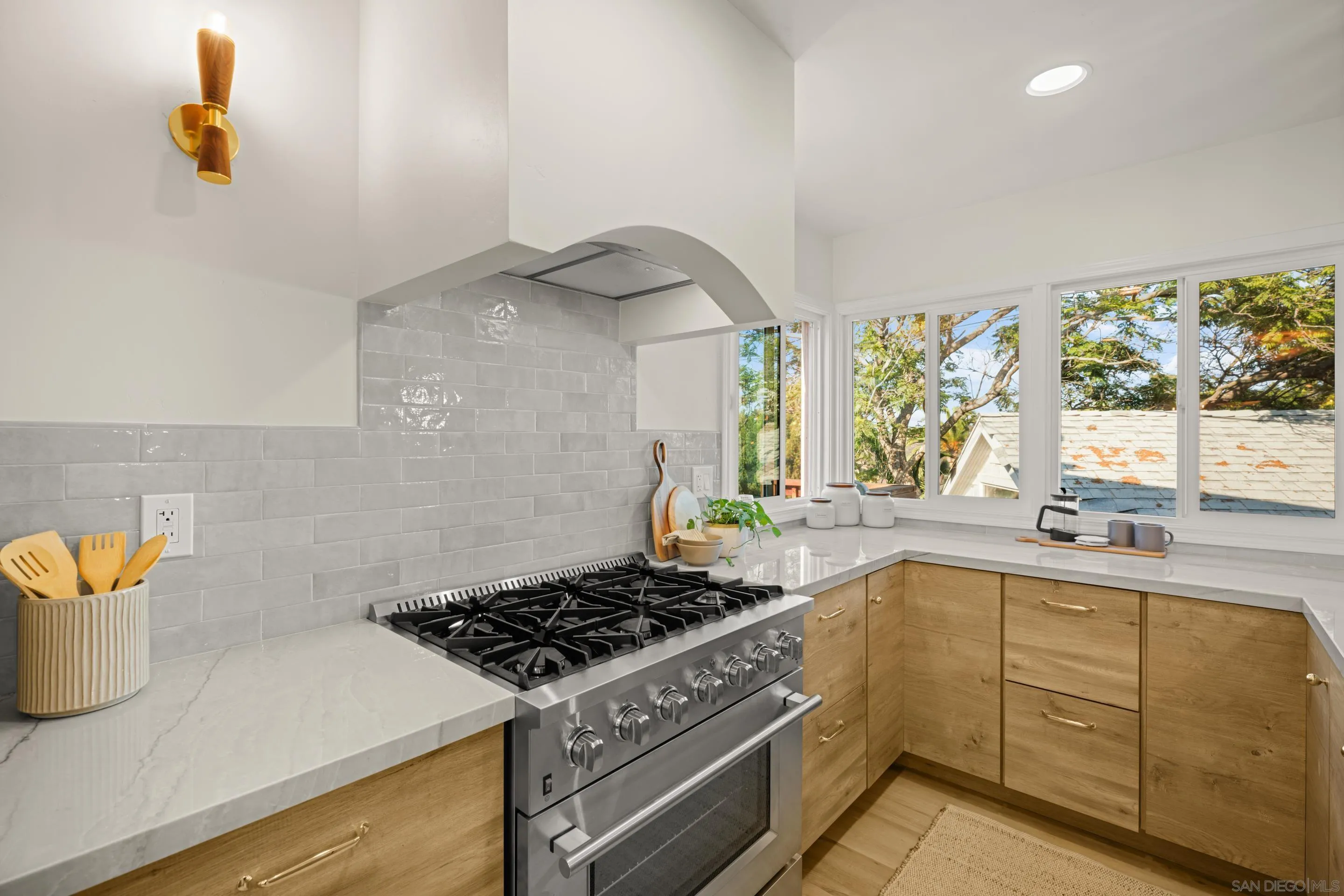 https://cdn.realtyfeed.com/cdn/127/250036294/7b89d9e49a86004394129f6d06a2382f.webp