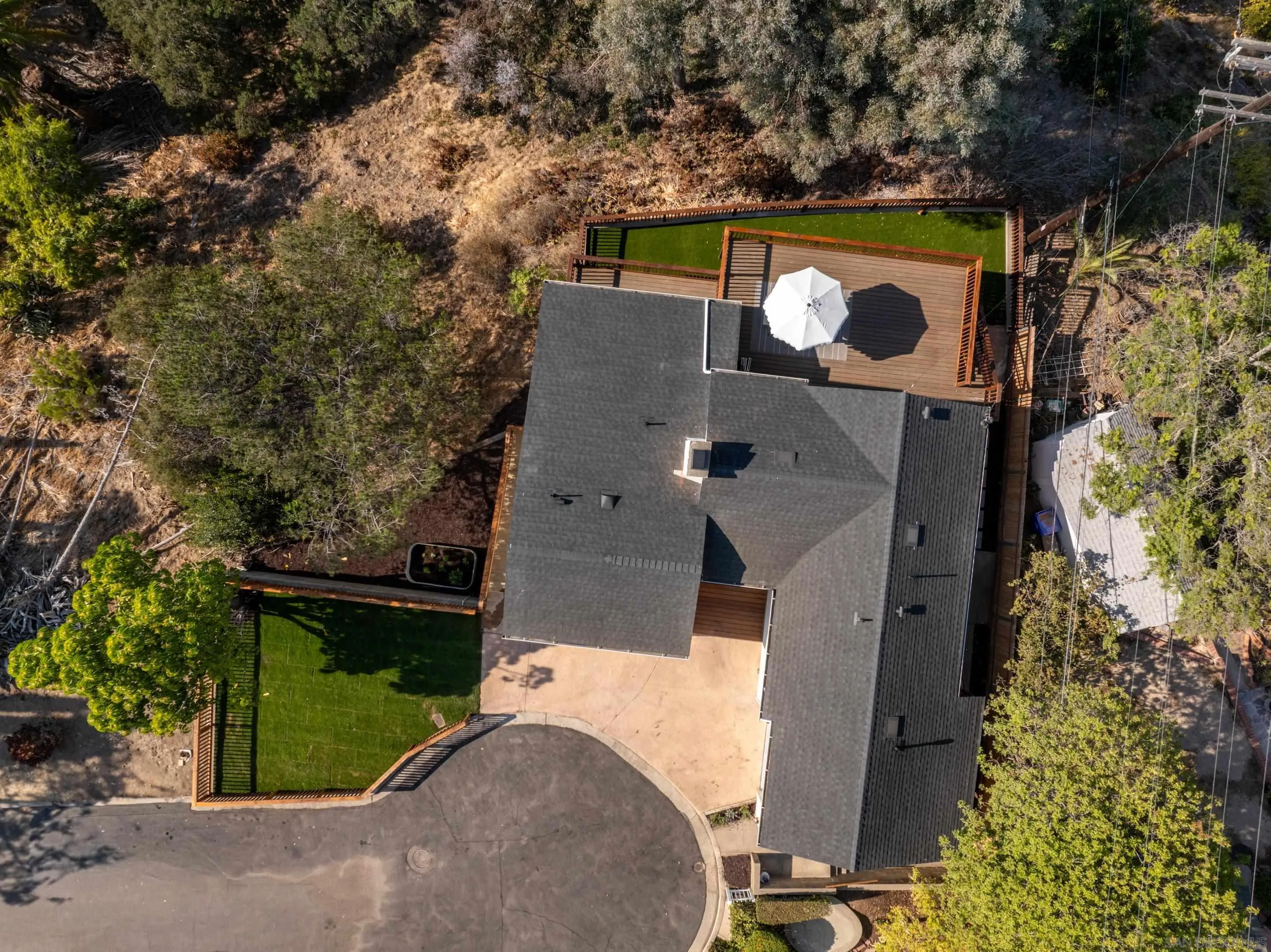 https://cdn.realtyfeed.com/cdn/127/250036294/94100c8449f6770f7b9009ef827b4090.webp