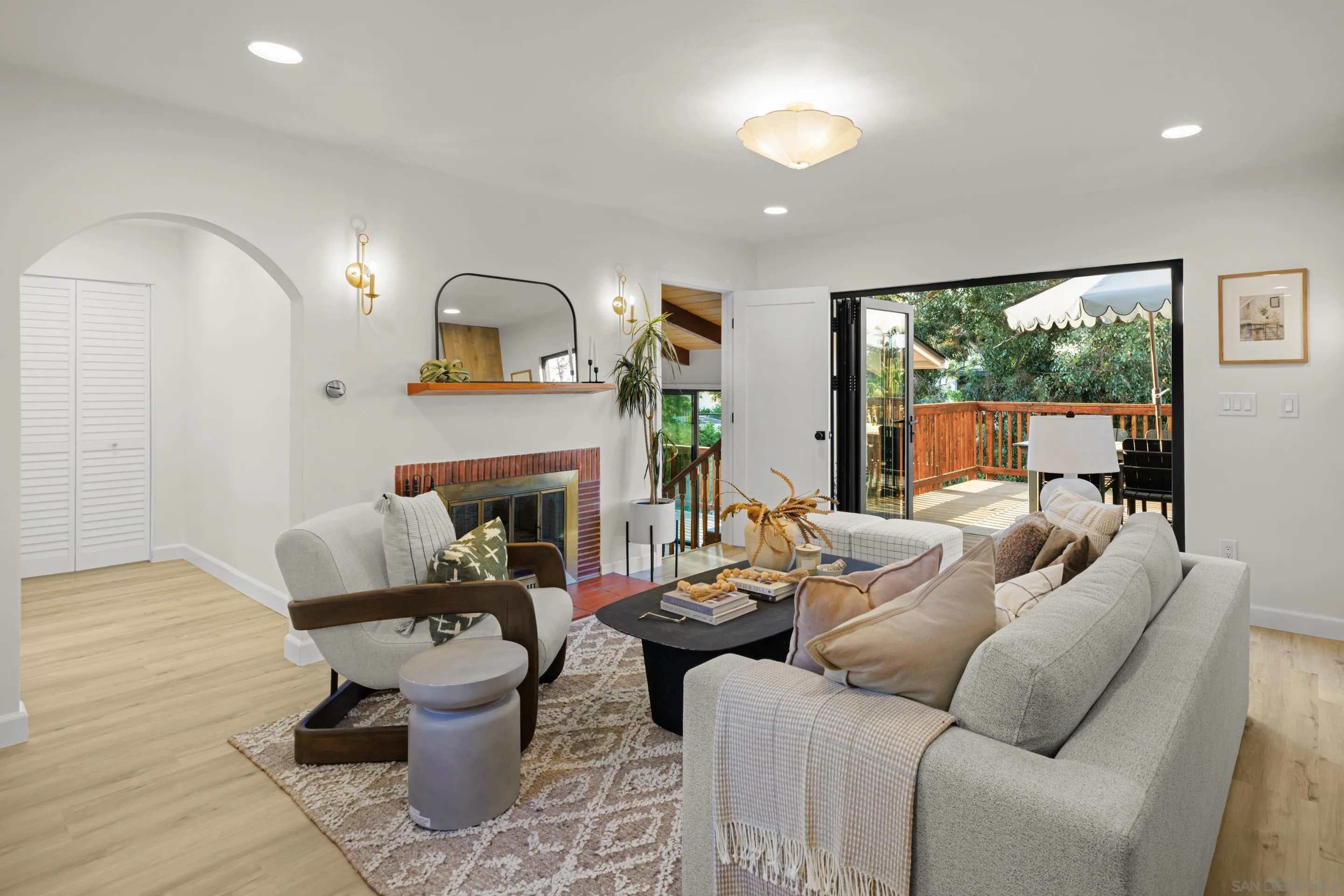 https://cdn.realtyfeed.com/cdn/127/250036294/b5d08894552e08f77d54bfac0bf71ca5.webp
