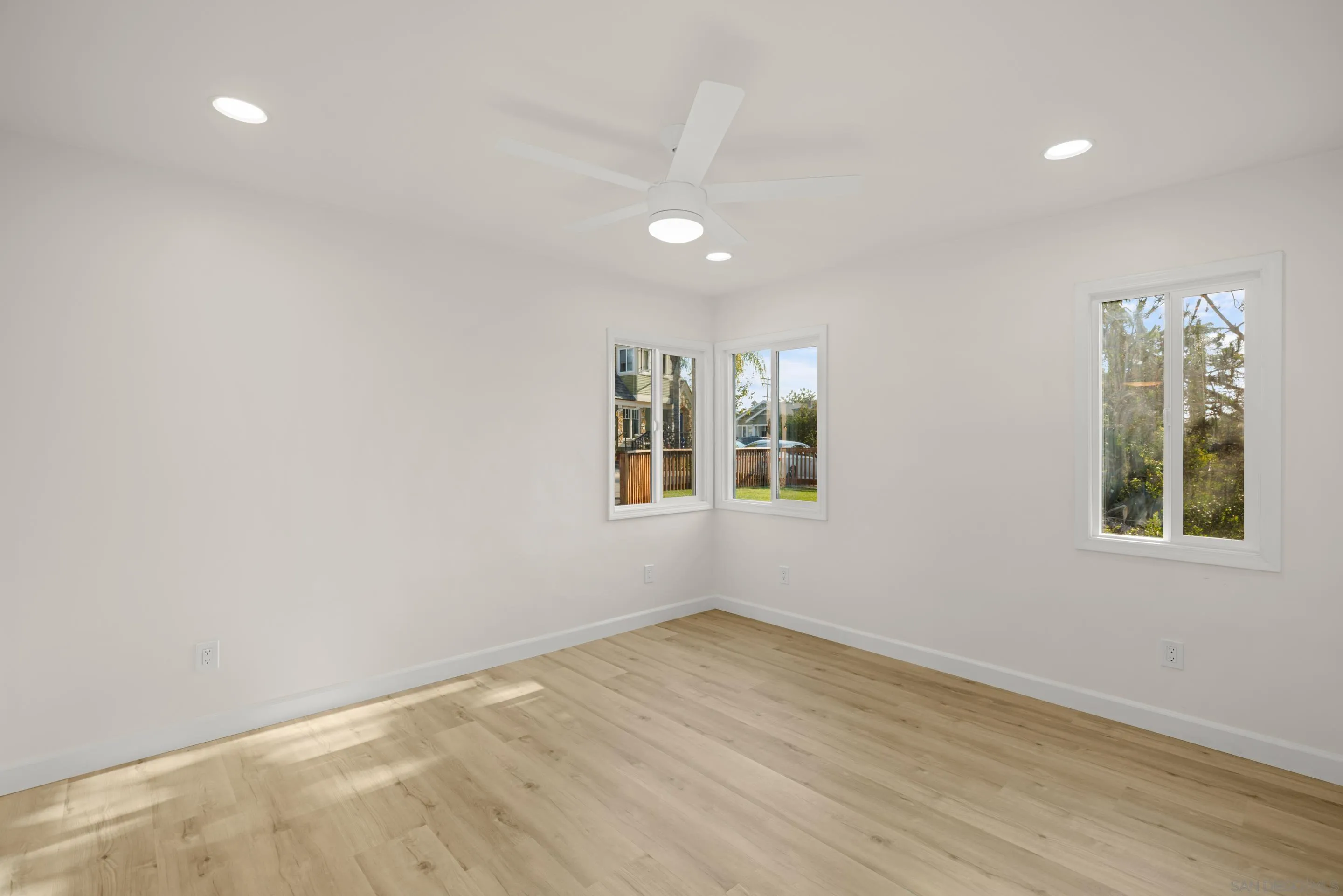 https://cdn.realtyfeed.com/cdn/127/250036294/edb5436446f8dc985f97bacd0fc44695.webp