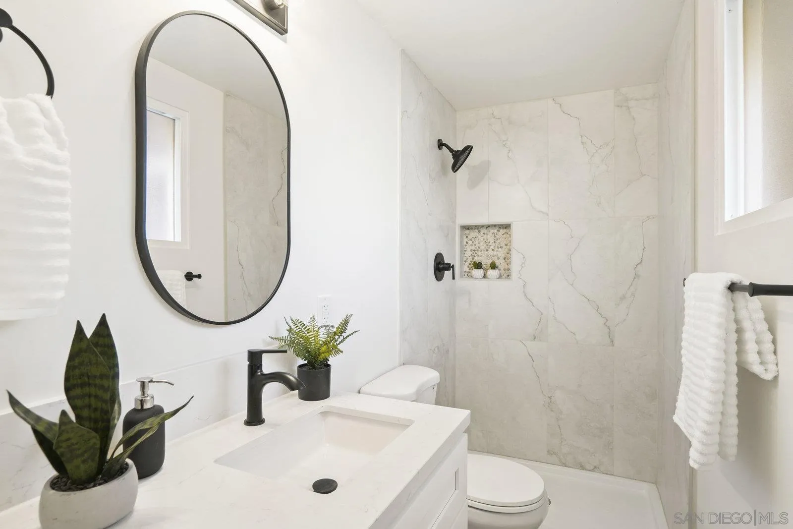 https://cdn.realtyfeed.com/cdn/127/250036296/239496b43112f3b4e13374b8e6bf452c.webp