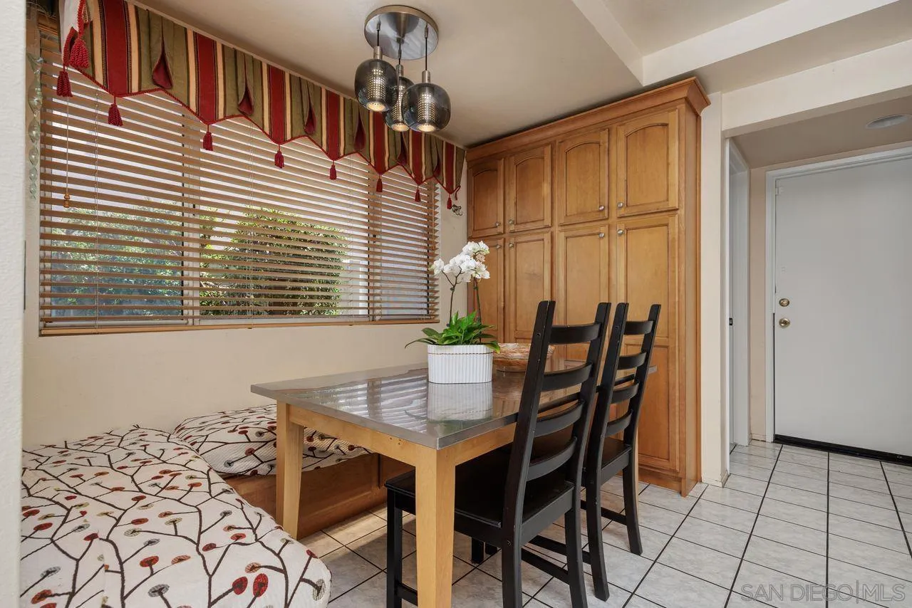 https://cdn.realtyfeed.com/cdn/127/250036298/592b3254c794bd2d4619beabce1ae1a4.webp