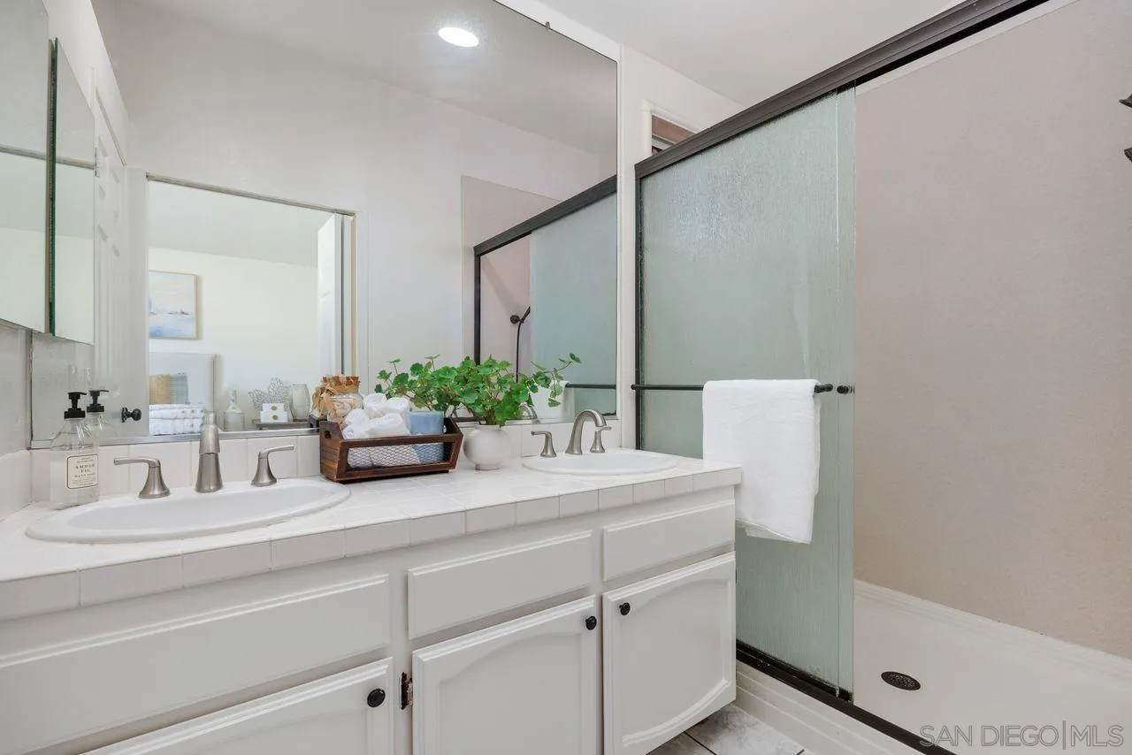 https://cdn.realtyfeed.com/cdn/127/250036298/5c7f091571430b72db813dba7277d078.webp